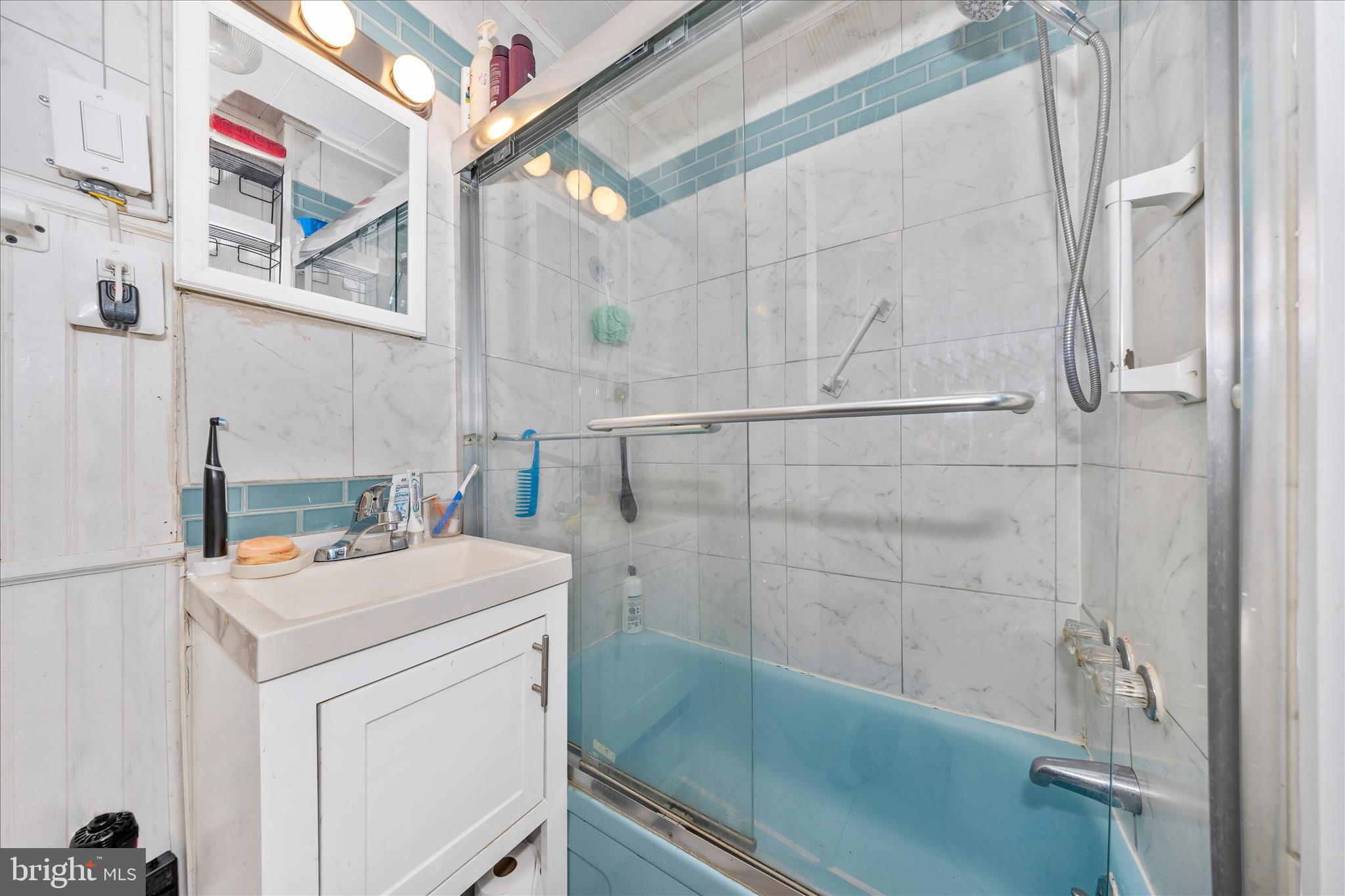 WEST END - Residential