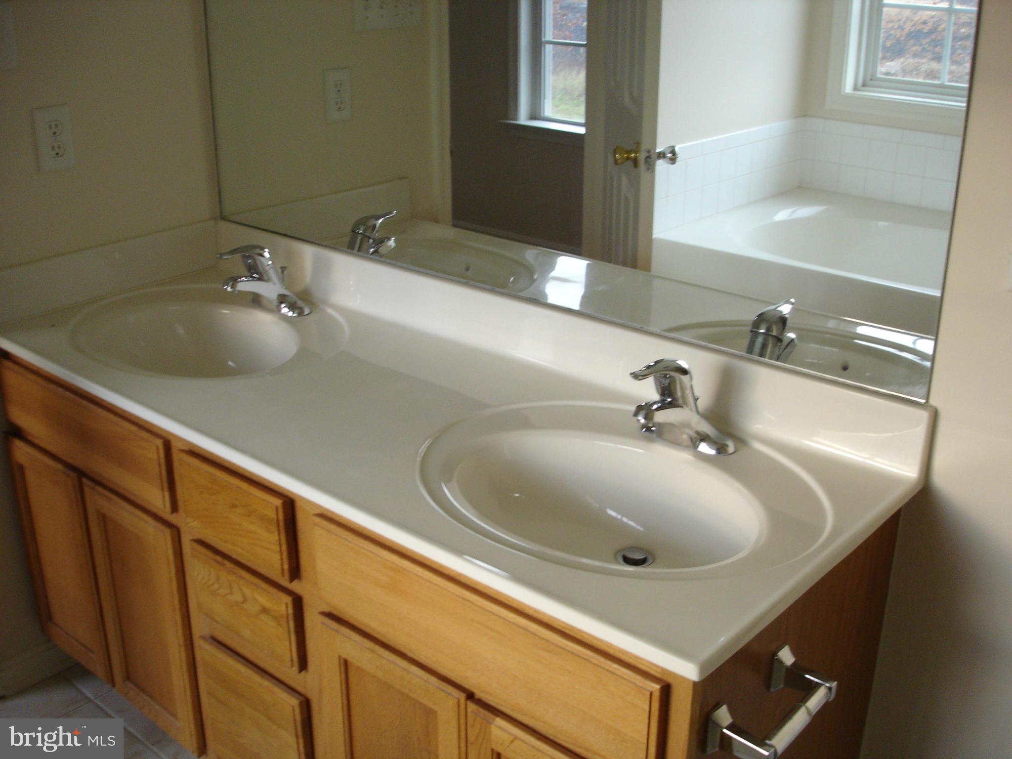 HAMMONDS MILL - Residential Lease