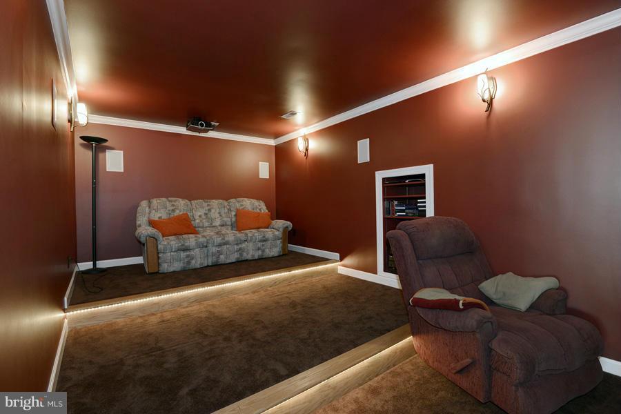 BARCLAY WOODS - Residential