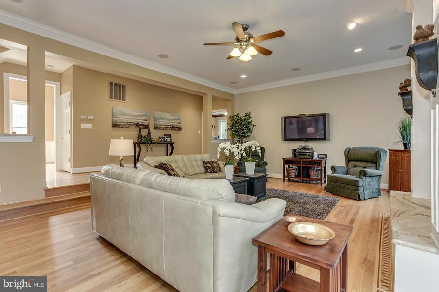 BARCLAY WOODS - Residential