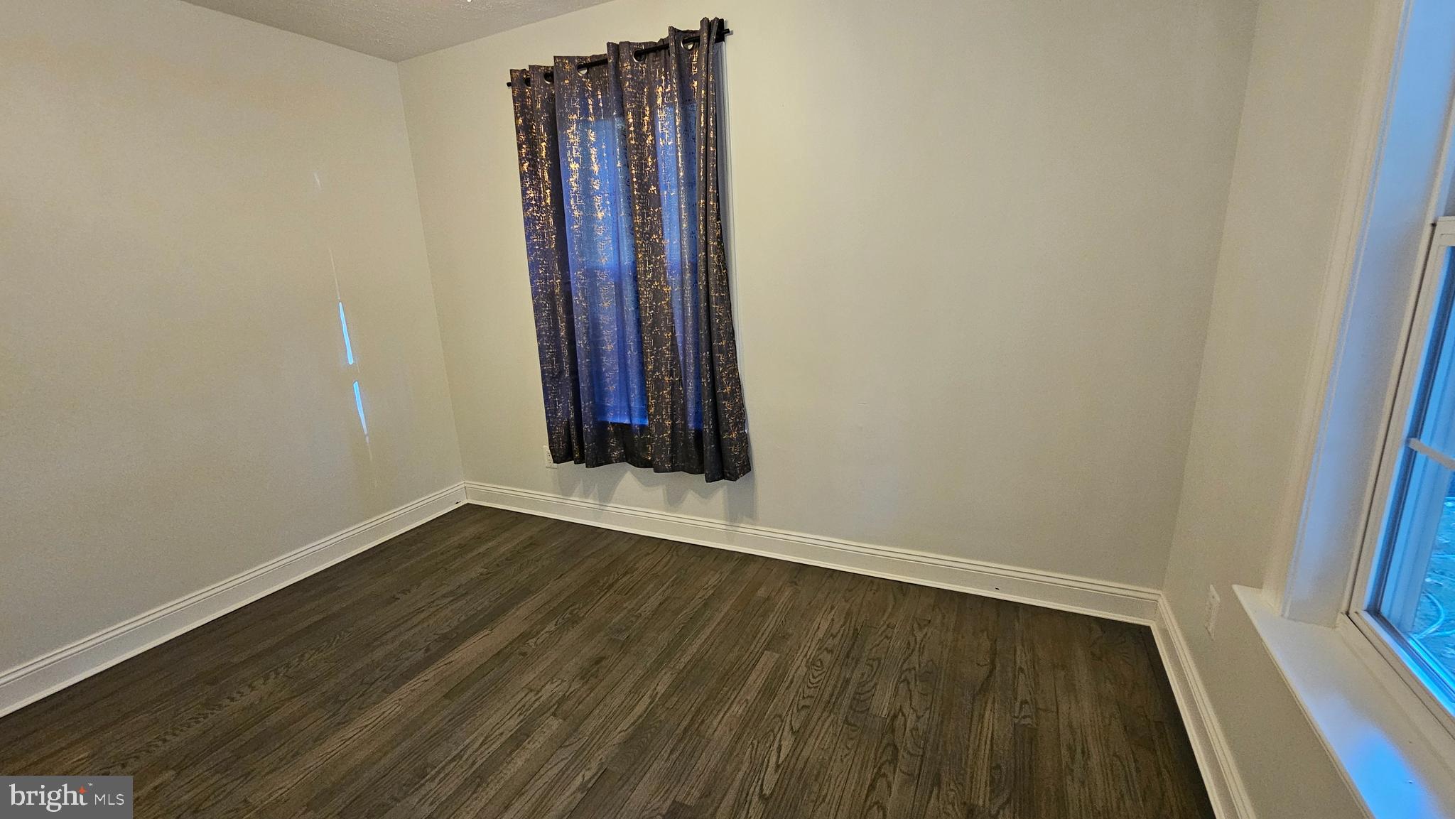 ANNAPOLIS WOODS - Residential Lease