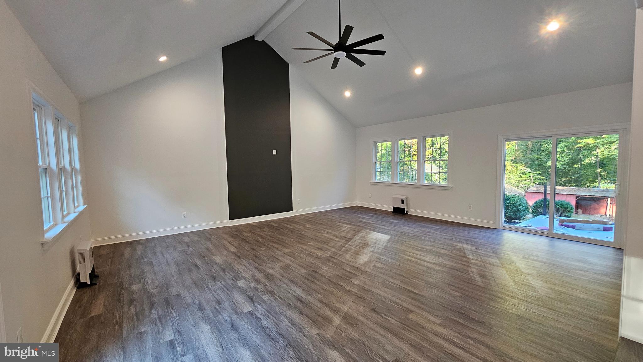 ANNAPOLIS WOODS - Residential Lease