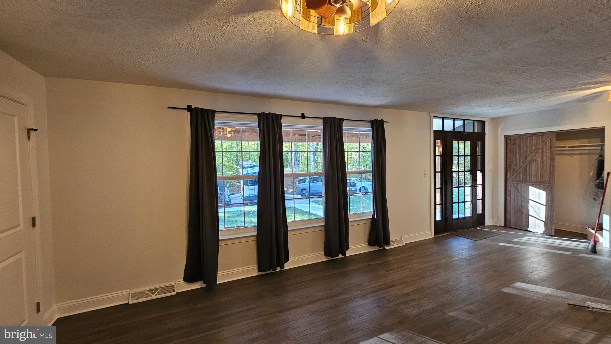 ANNAPOLIS WOODS - Residential Lease