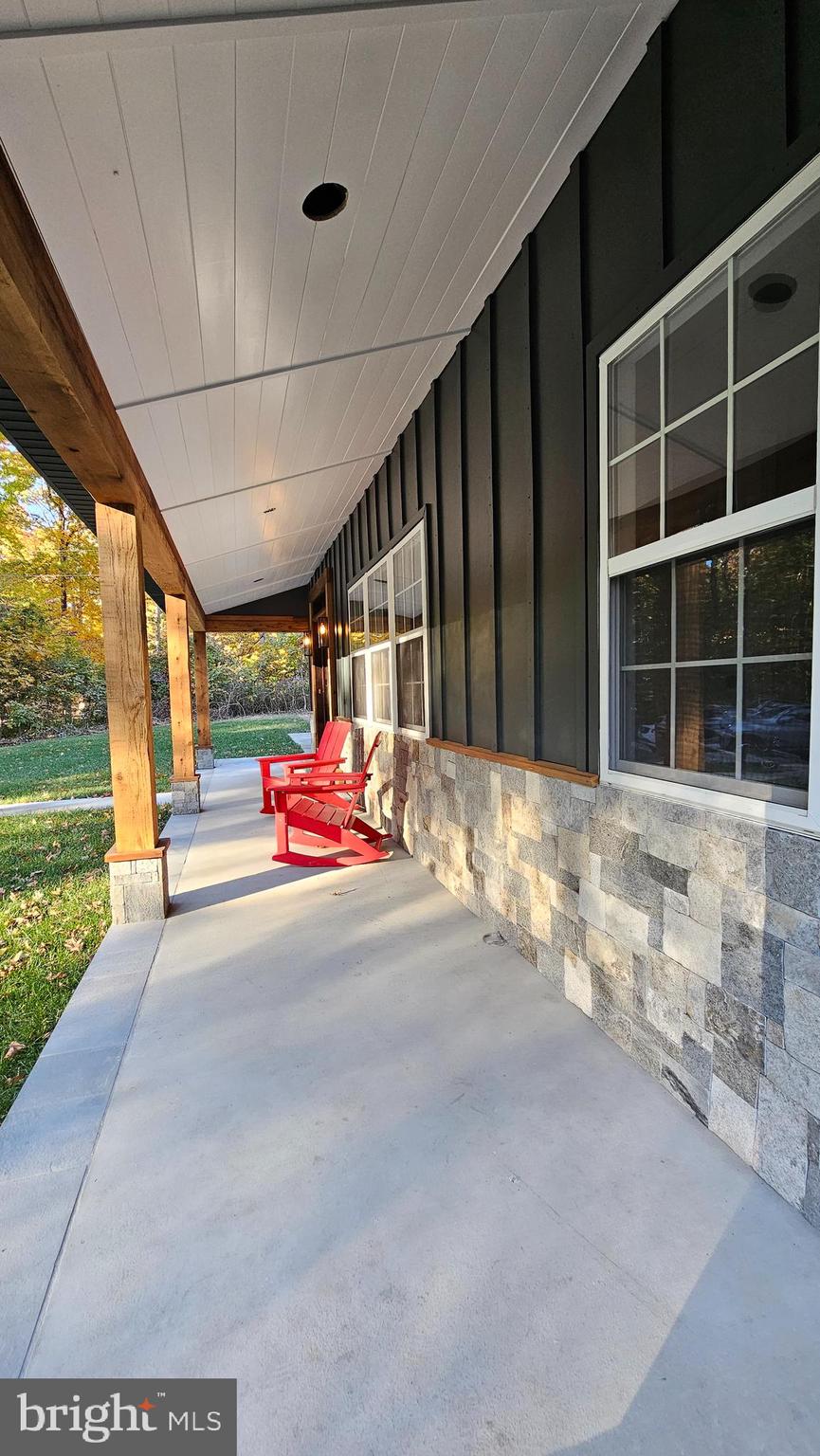 ANNAPOLIS WOODS - Residential Lease