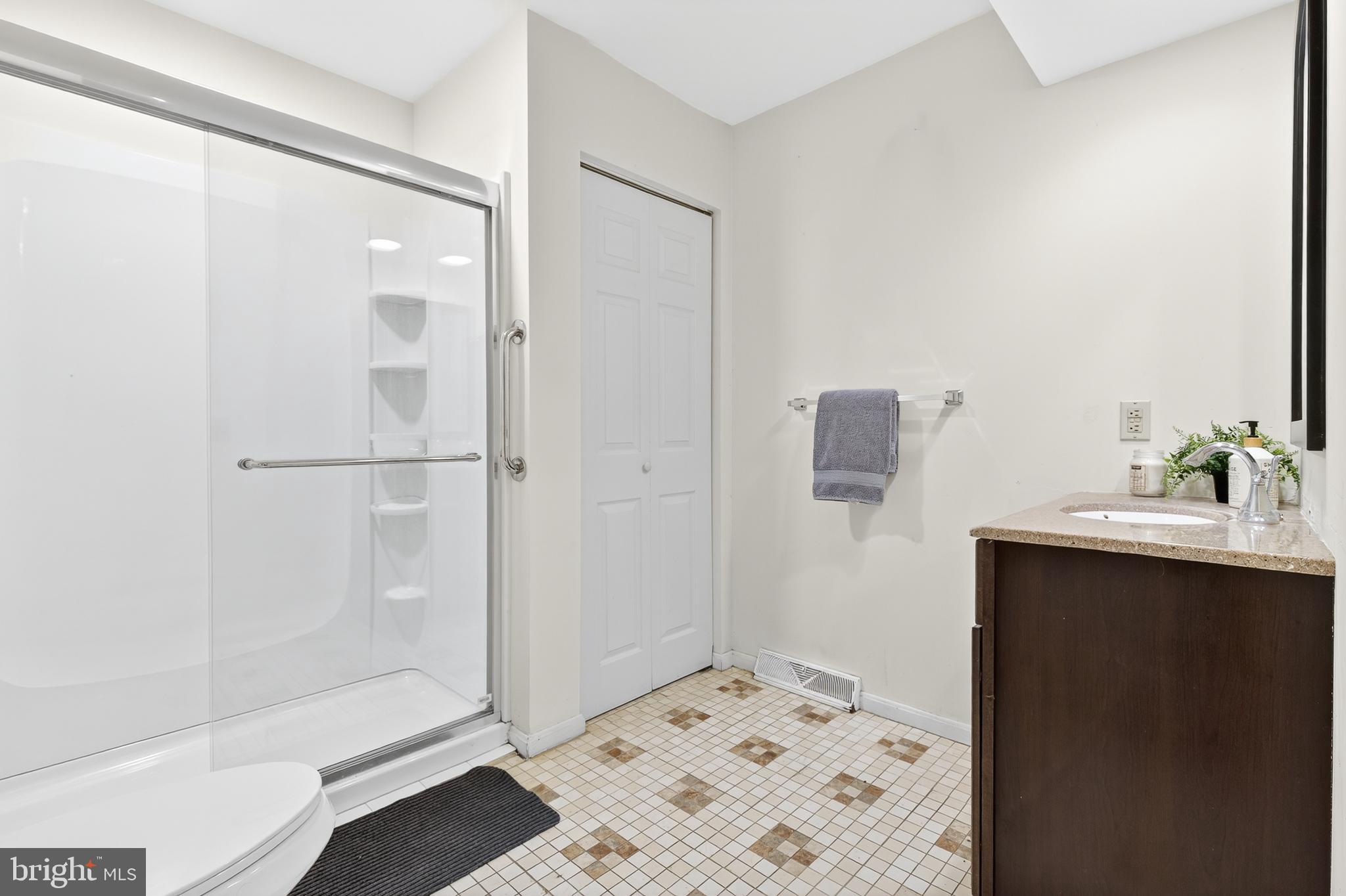 986 STERLING PLACE
