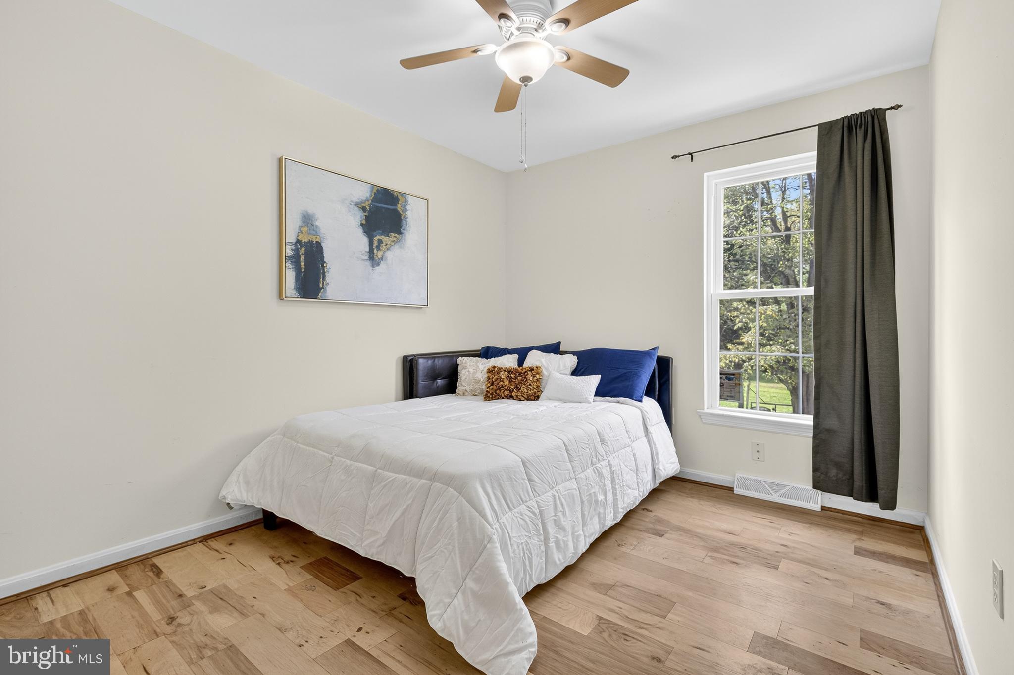 986 STERLING PLACE