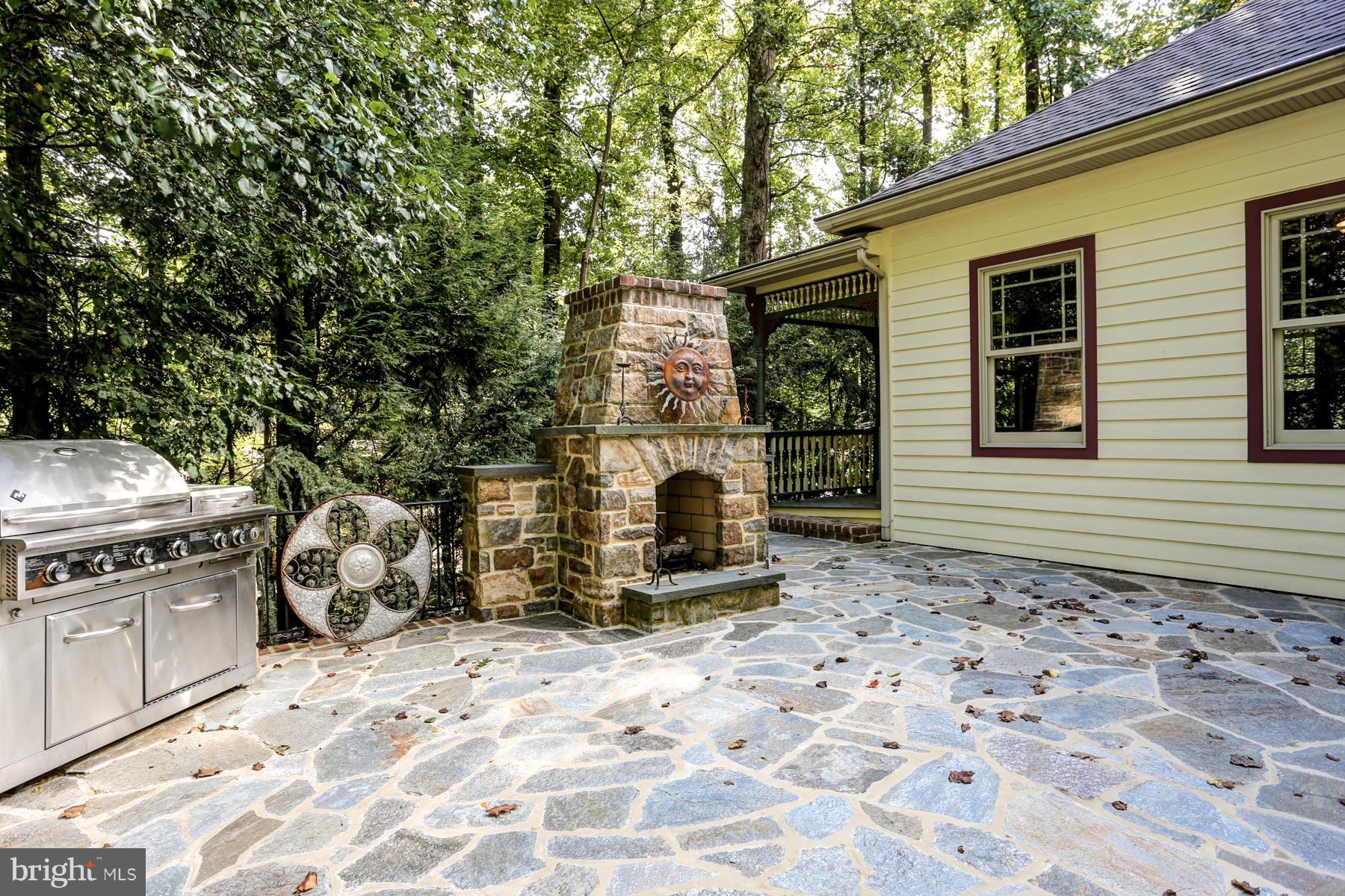 SENTRY WOODS - Residential