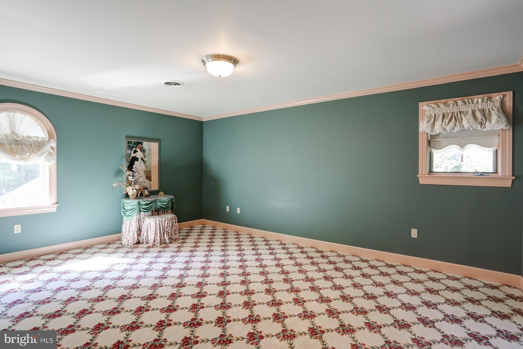 SENTRY WOODS - Residential