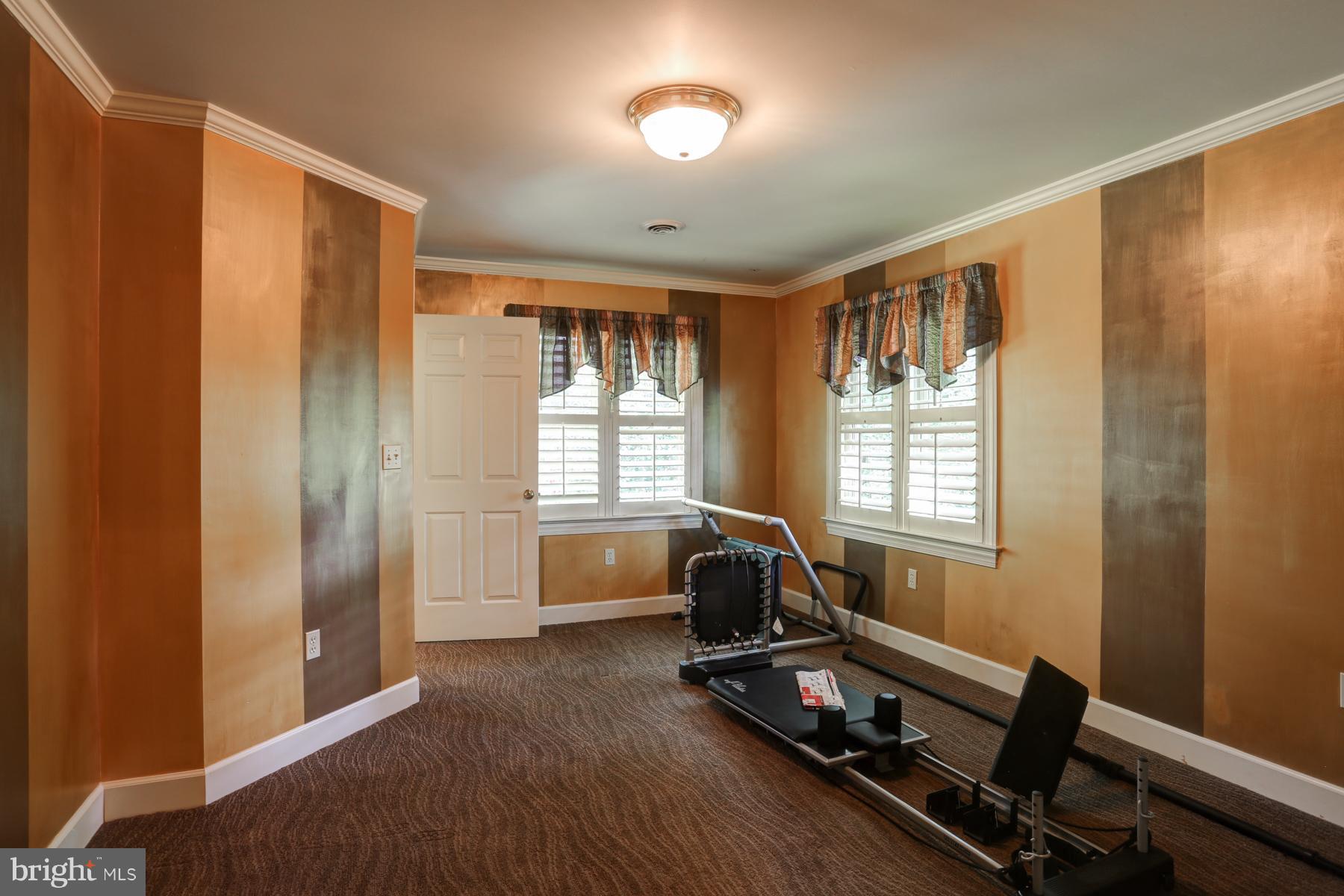 SENTRY WOODS - Residential