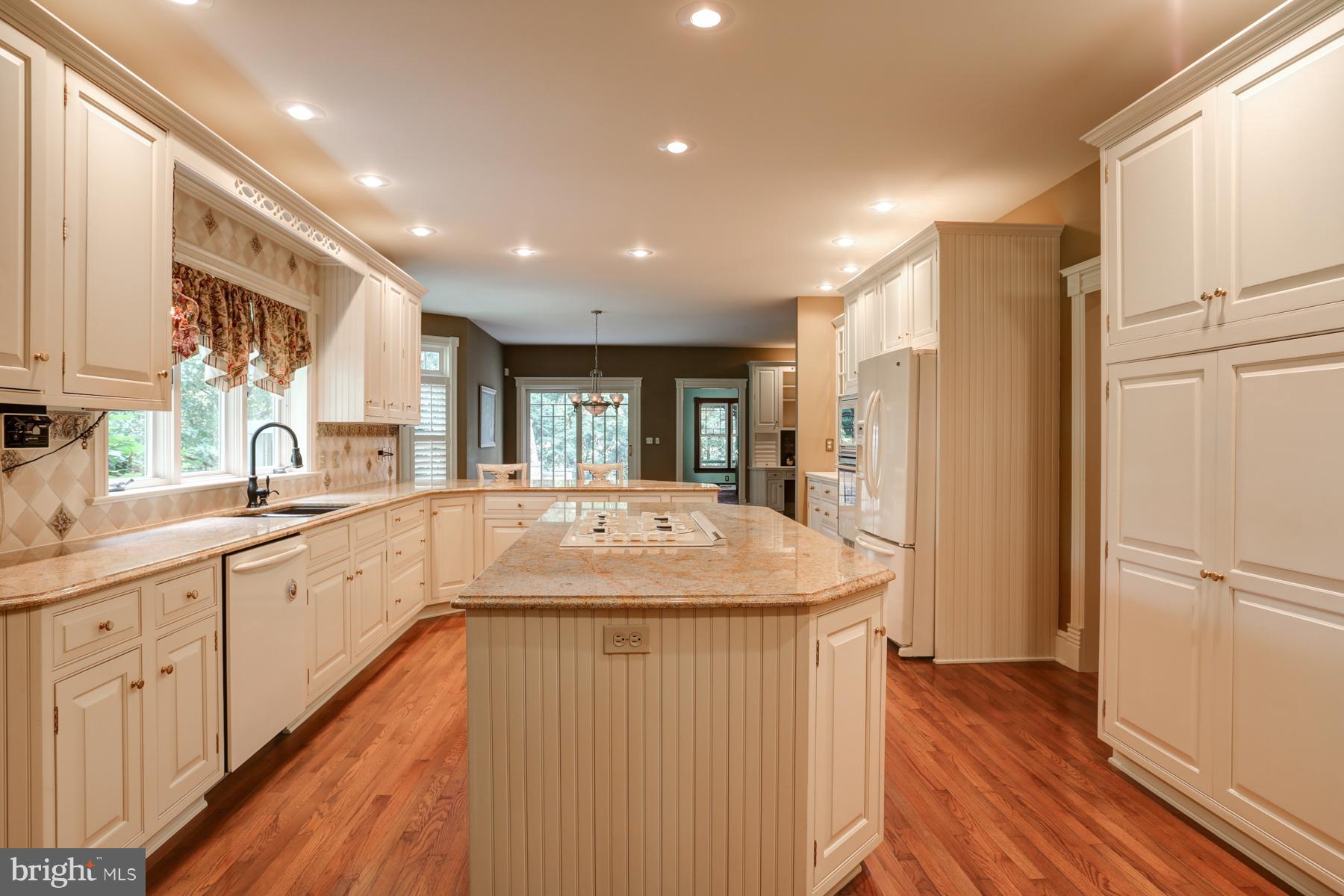 SENTRY WOODS - Residential