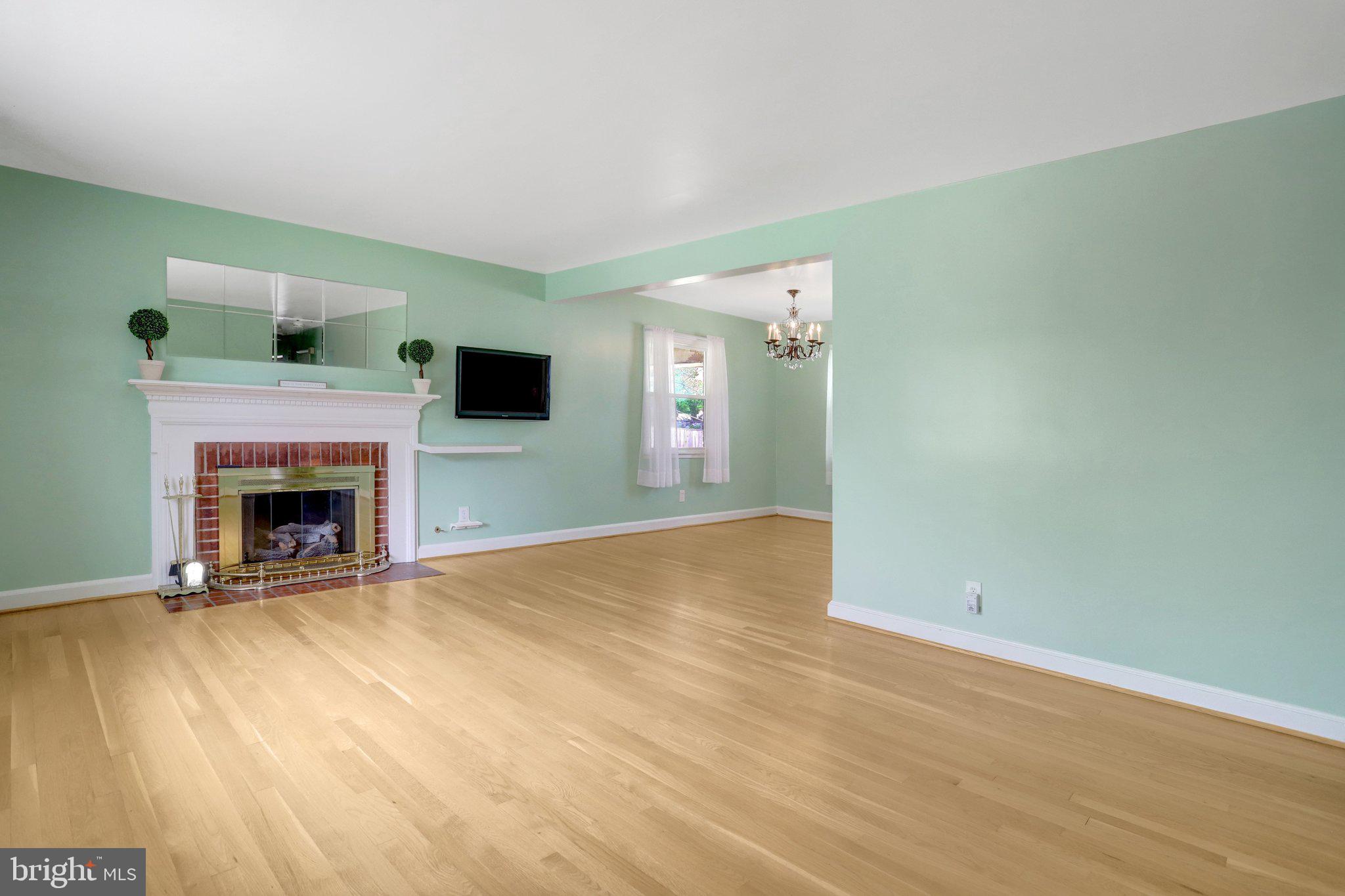LINCOLNIA HILLS - Residential