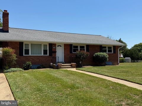 Photo of 4515 Kling Drive, ALEXANDRIA, VA 22312 (MLS # VAFX2310608)