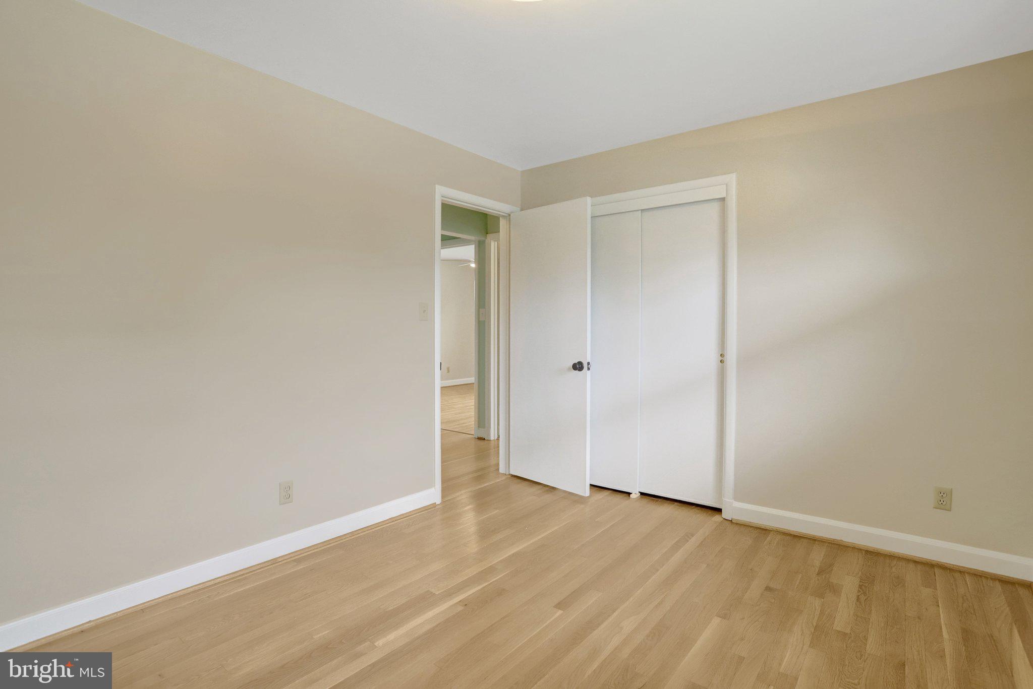 LINCOLNIA HILLS - Residential