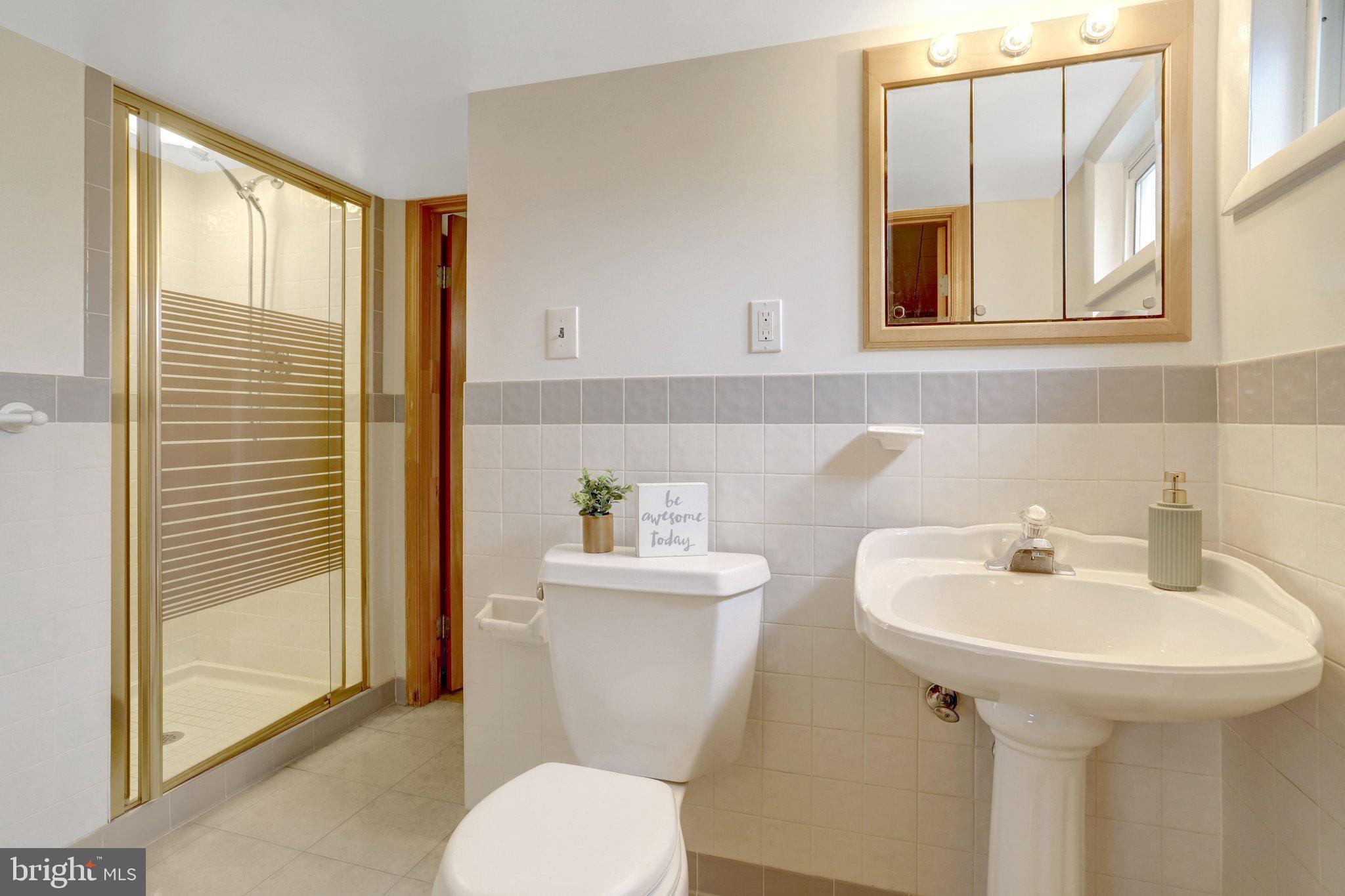 LINCOLNIA HILLS - Residential