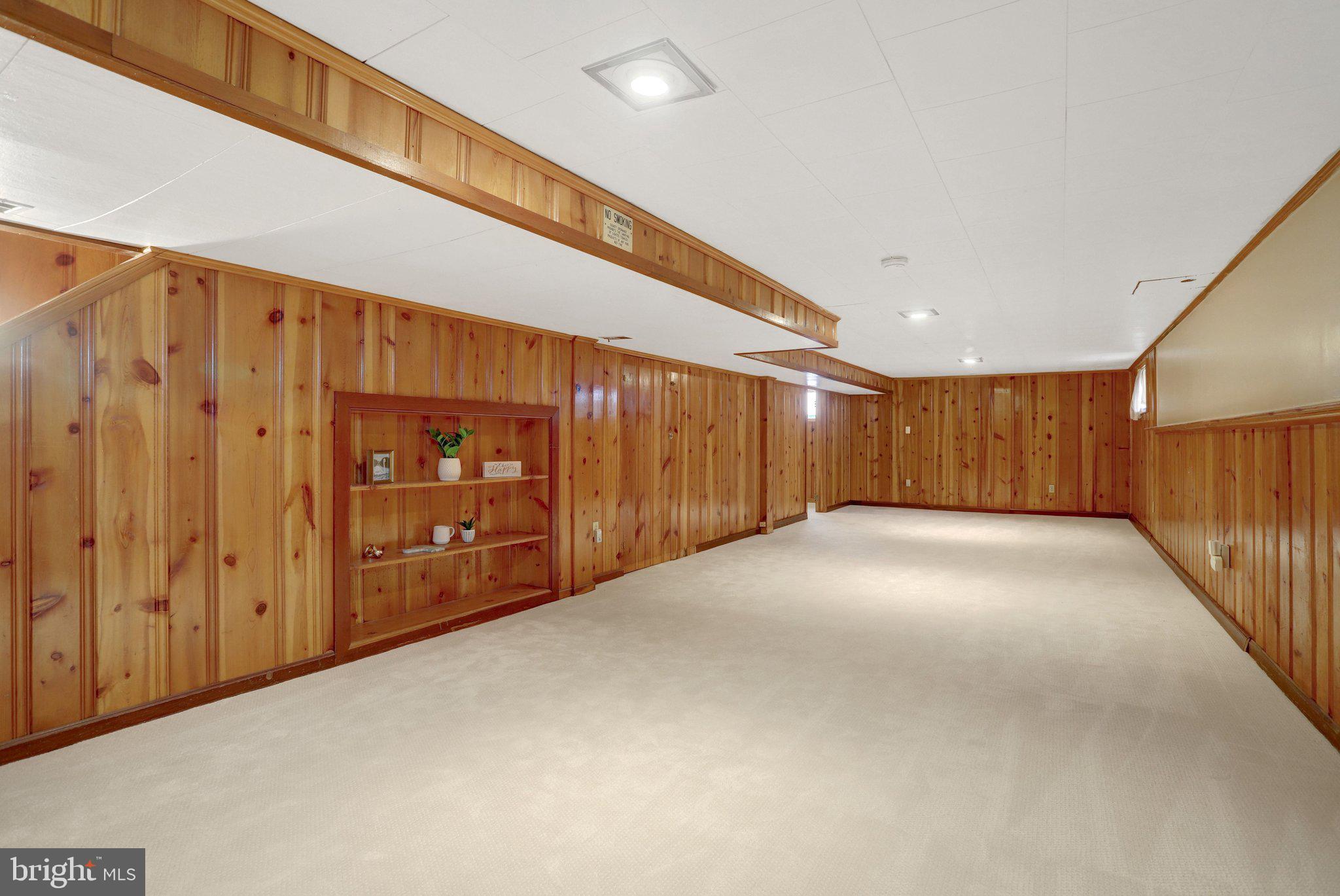 LINCOLNIA HILLS - Residential
