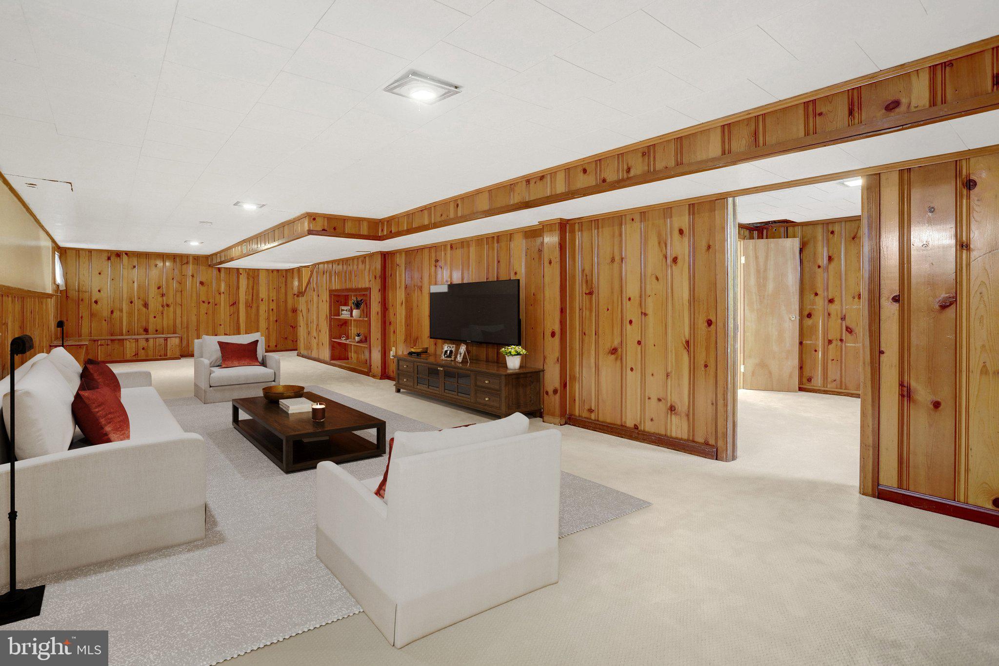 LINCOLNIA HILLS - Residential