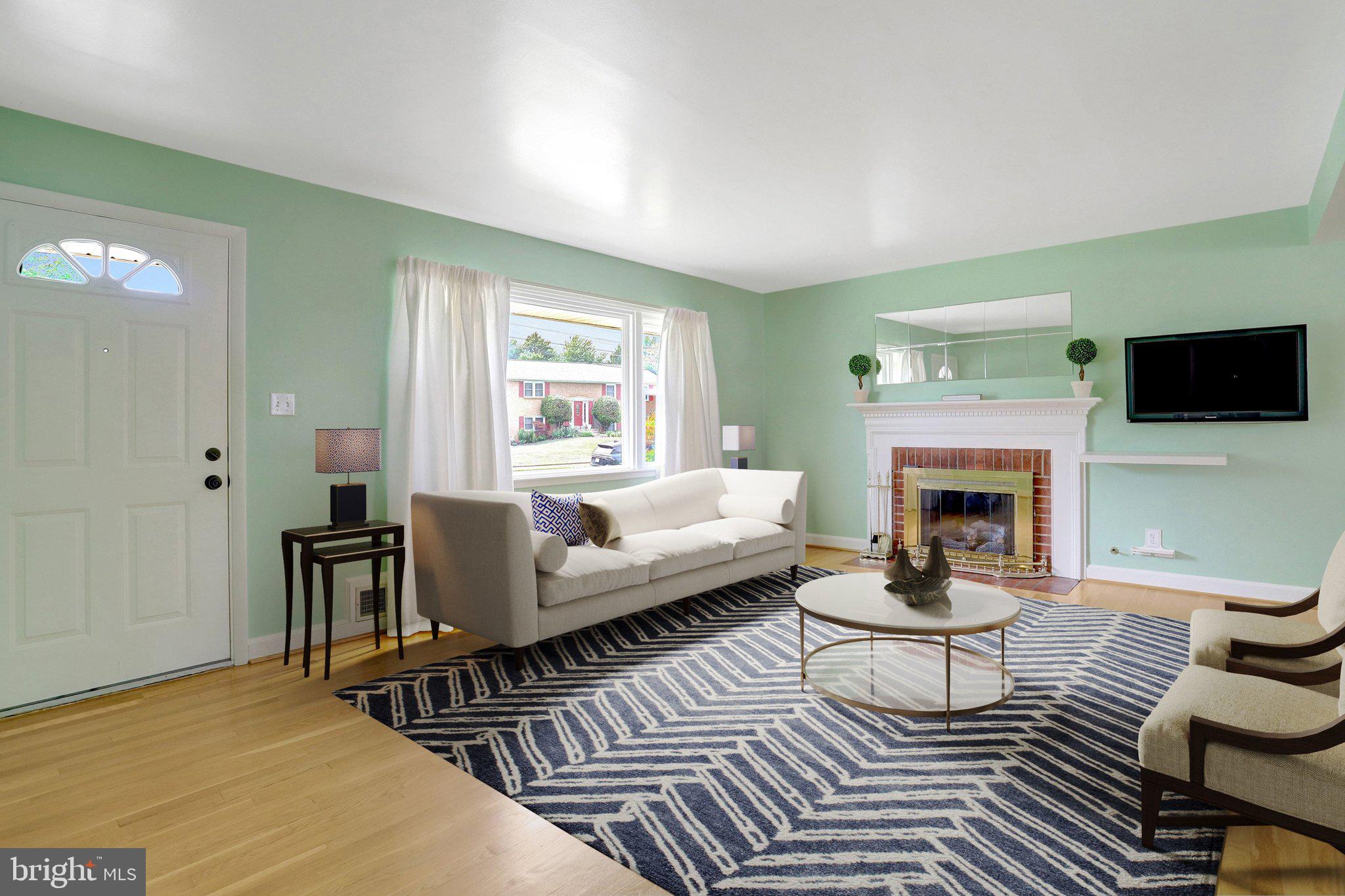 LINCOLNIA HILLS - Residential