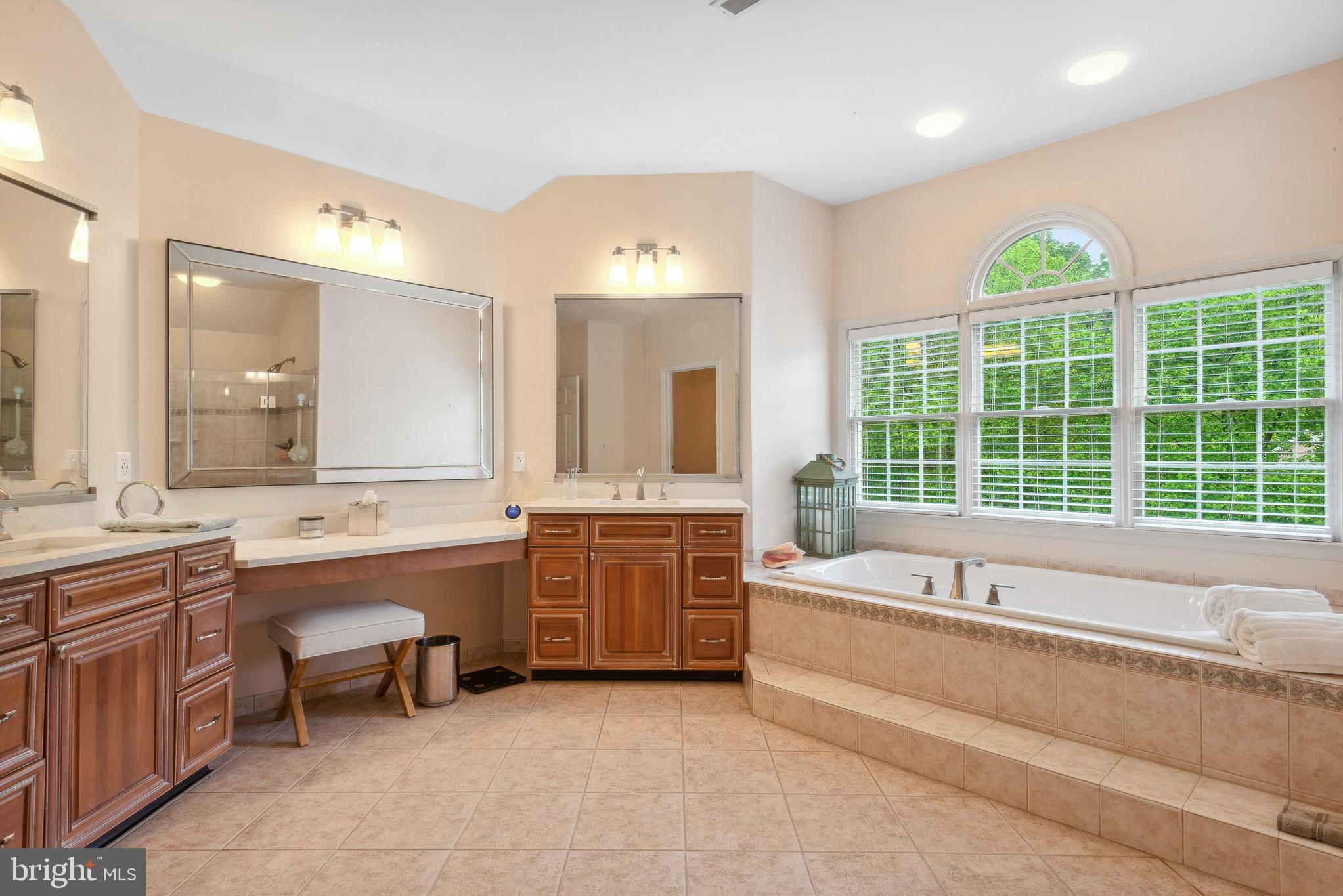 BIG BRANCH OVERLOOK - Residential