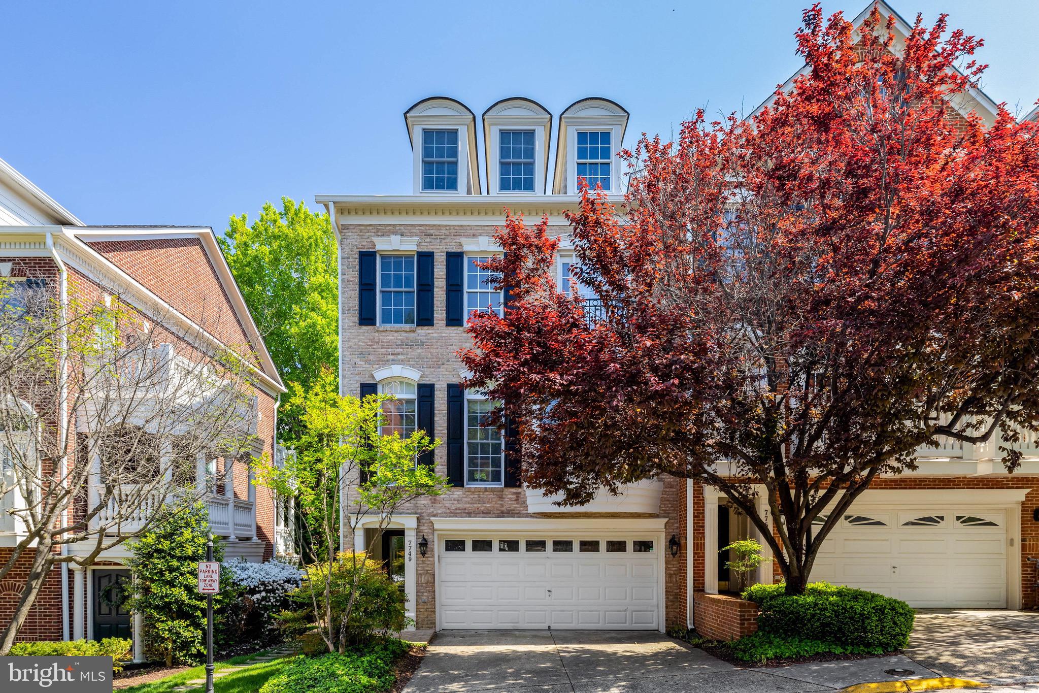 MCLEAN PLACE - Residential