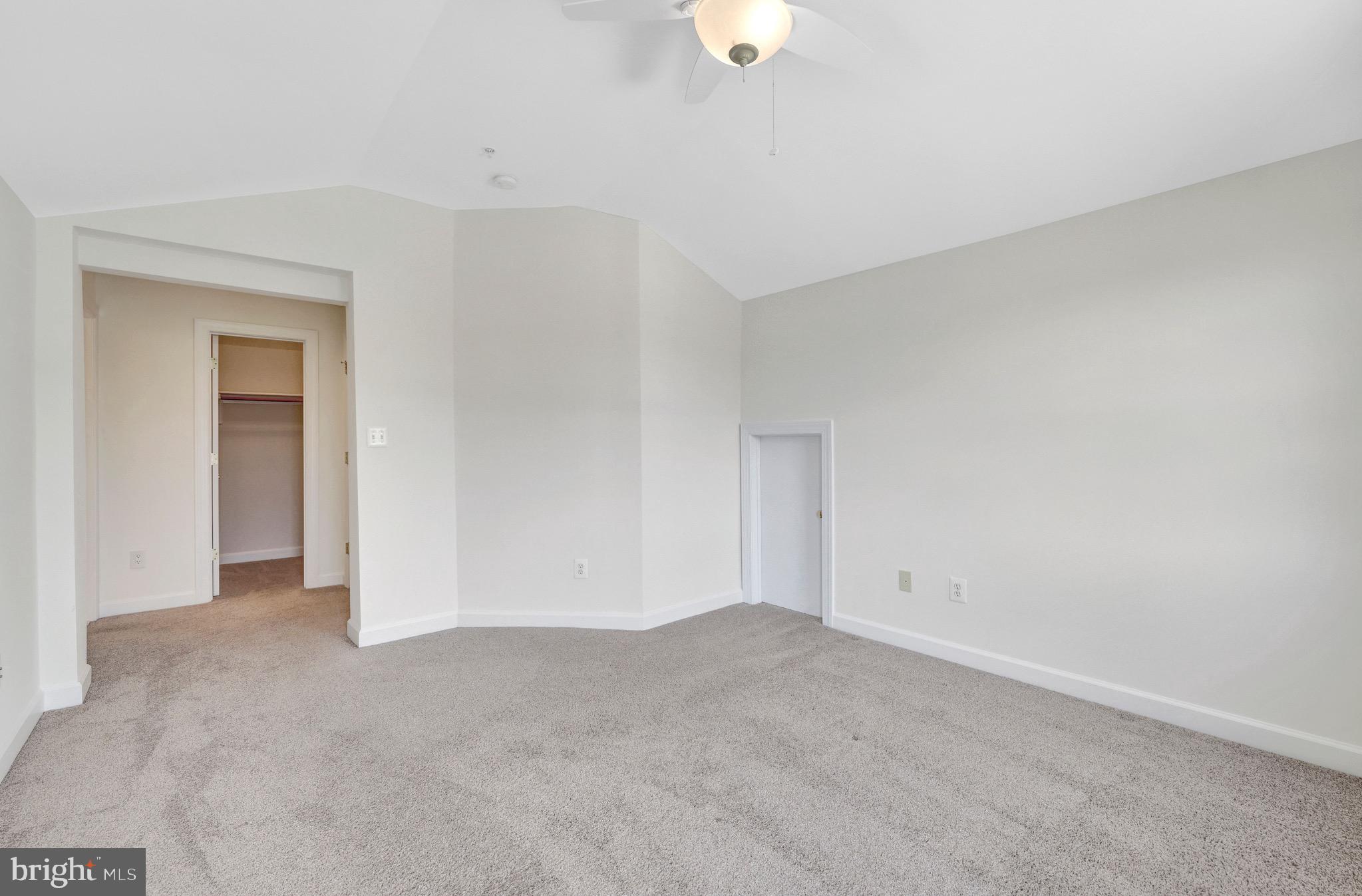 MCLEAN PLACE - Residential