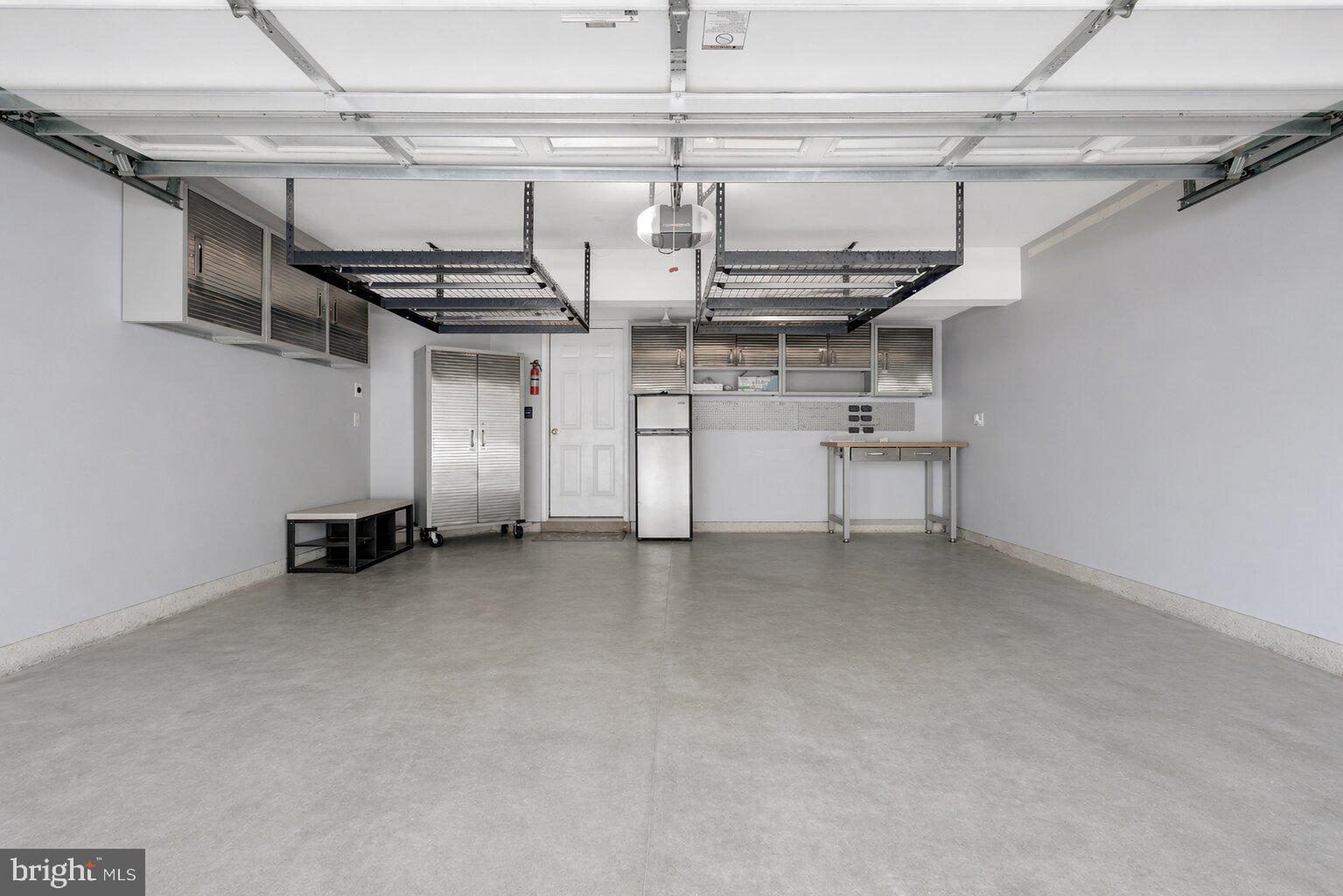 MCLEAN PLACE - Residential