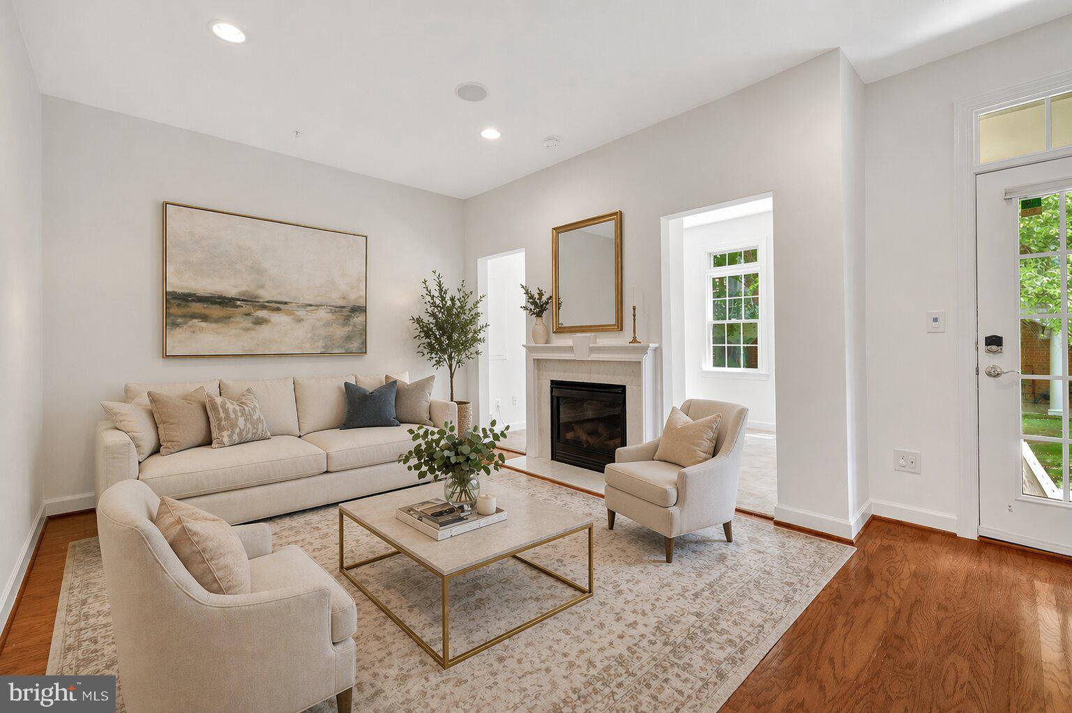 MCLEAN PLACE - Residential