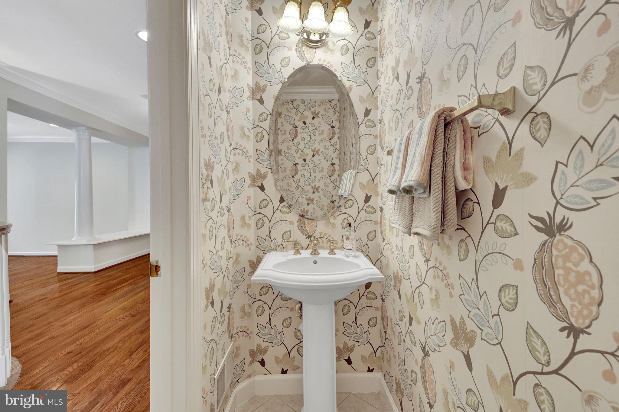 MCLEAN PLACE - Residential