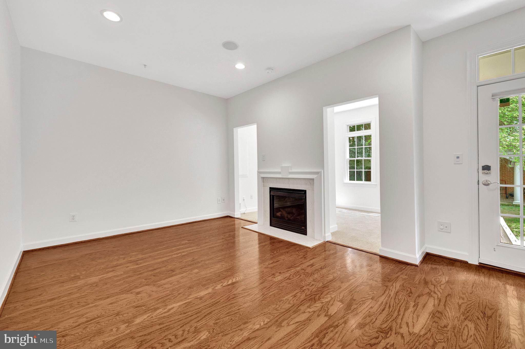 MCLEAN PLACE - Residential