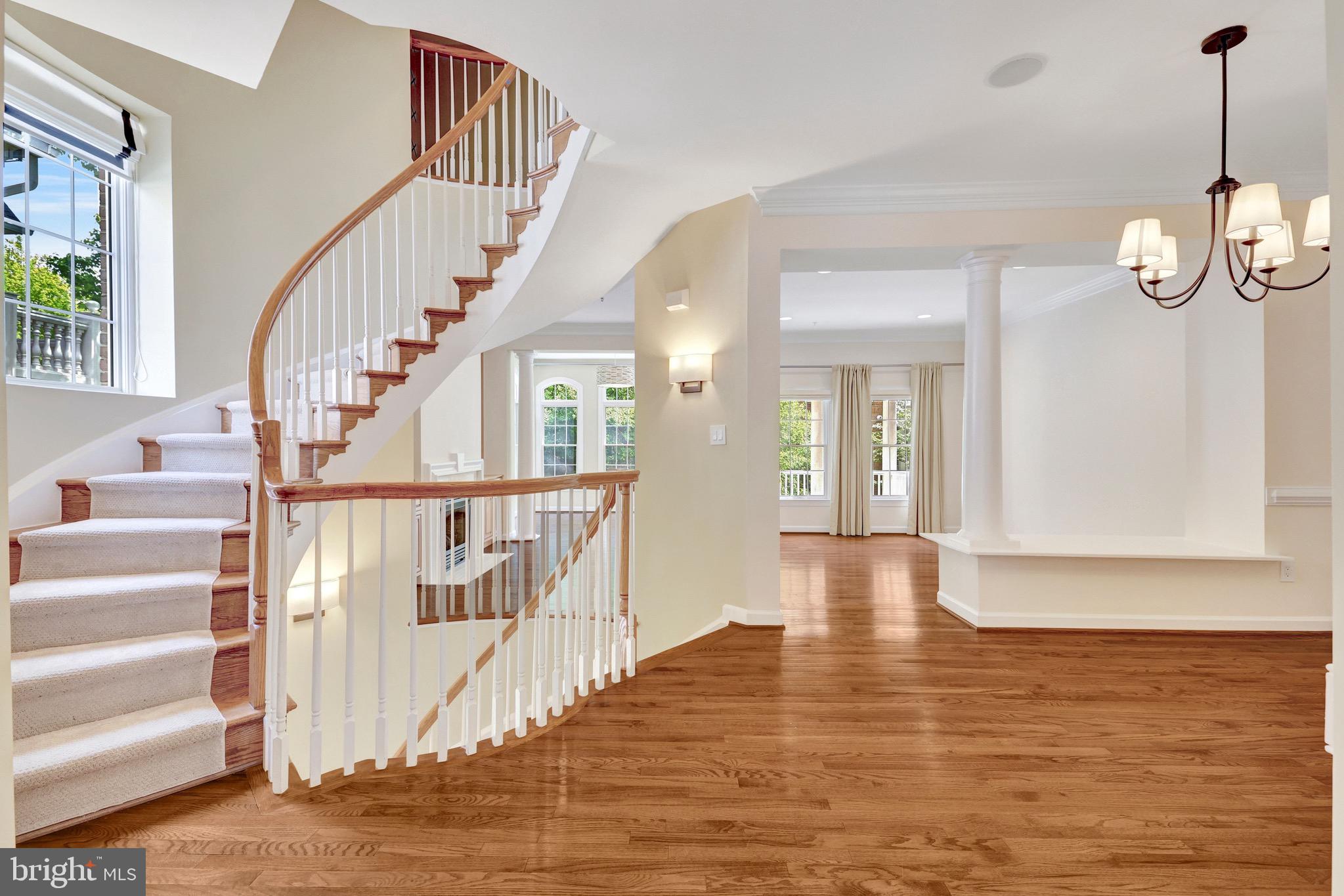 MCLEAN PLACE - Residential