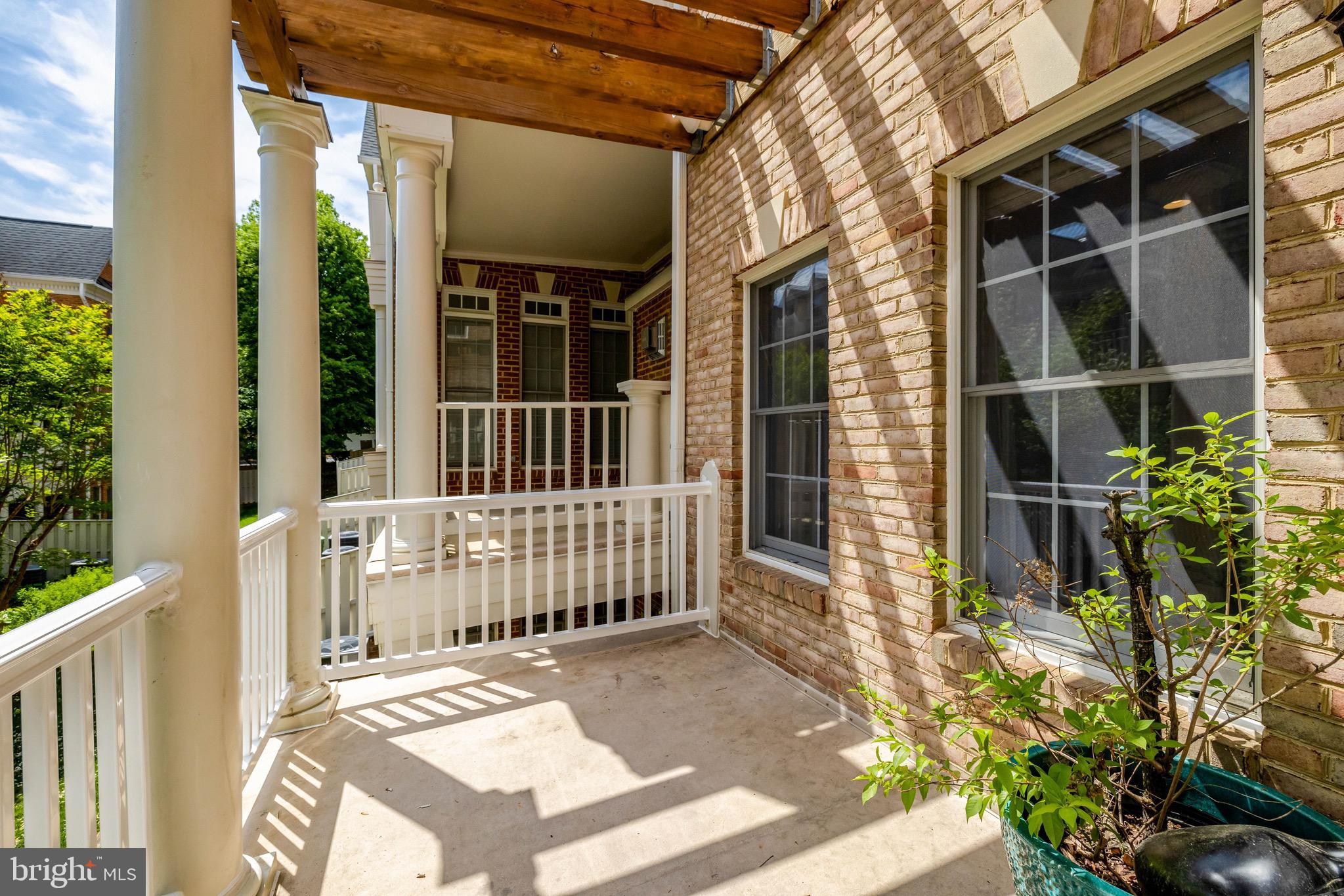 MCLEAN PLACE - Residential