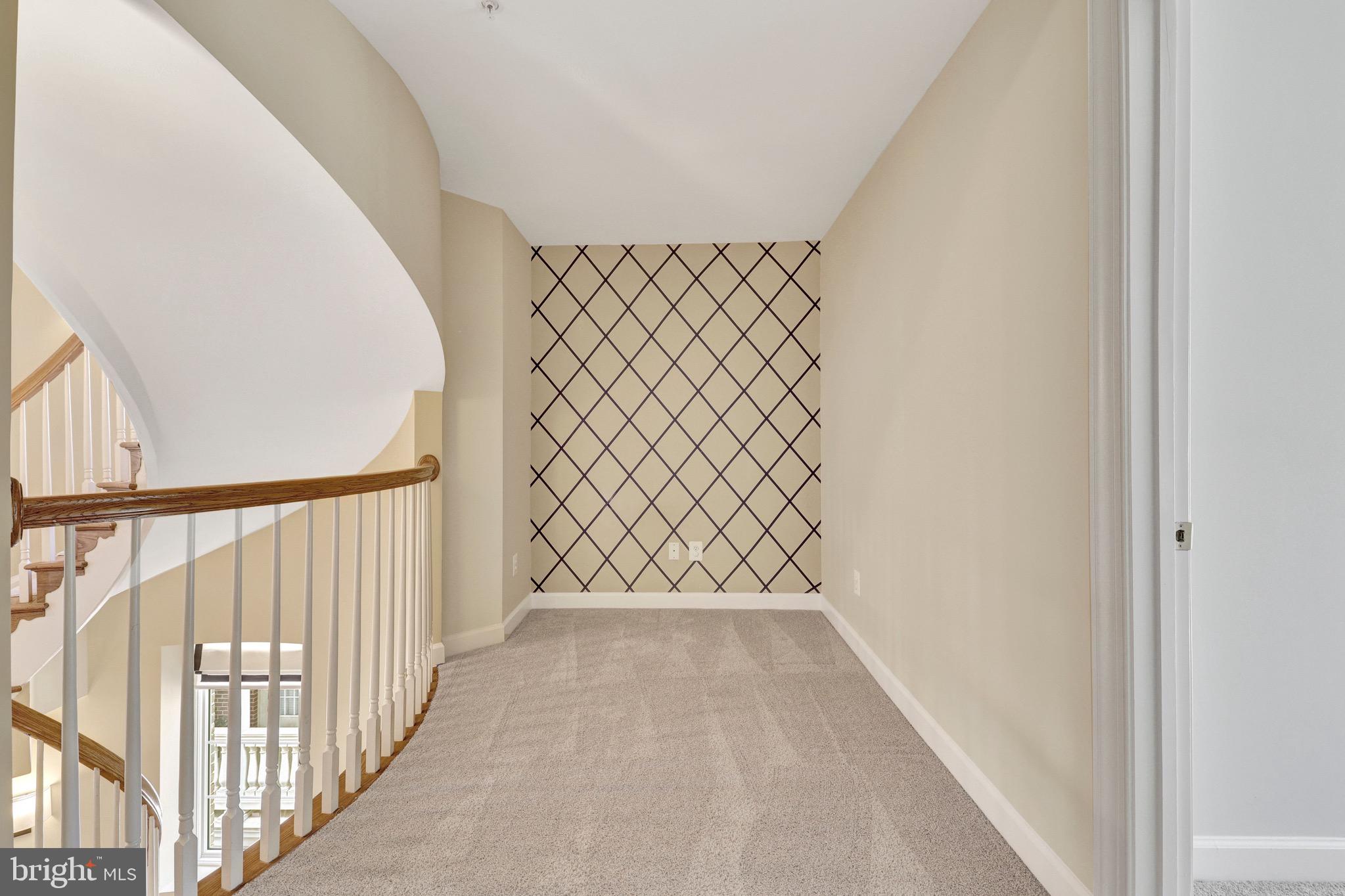 MCLEAN PLACE - Residential