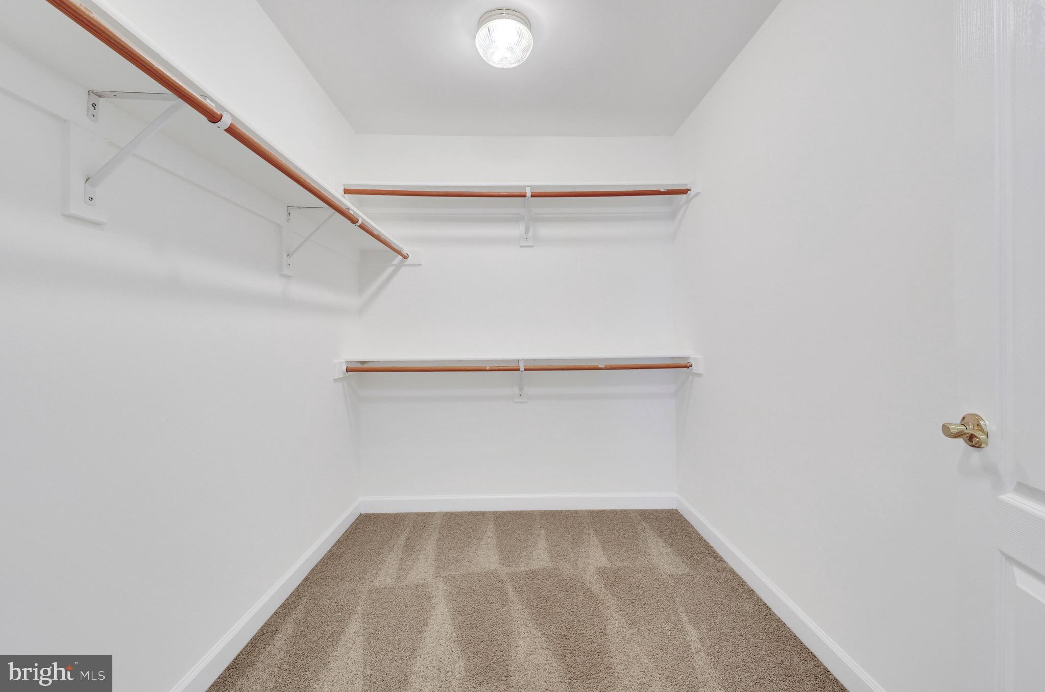 MCLEAN PLACE - Residential