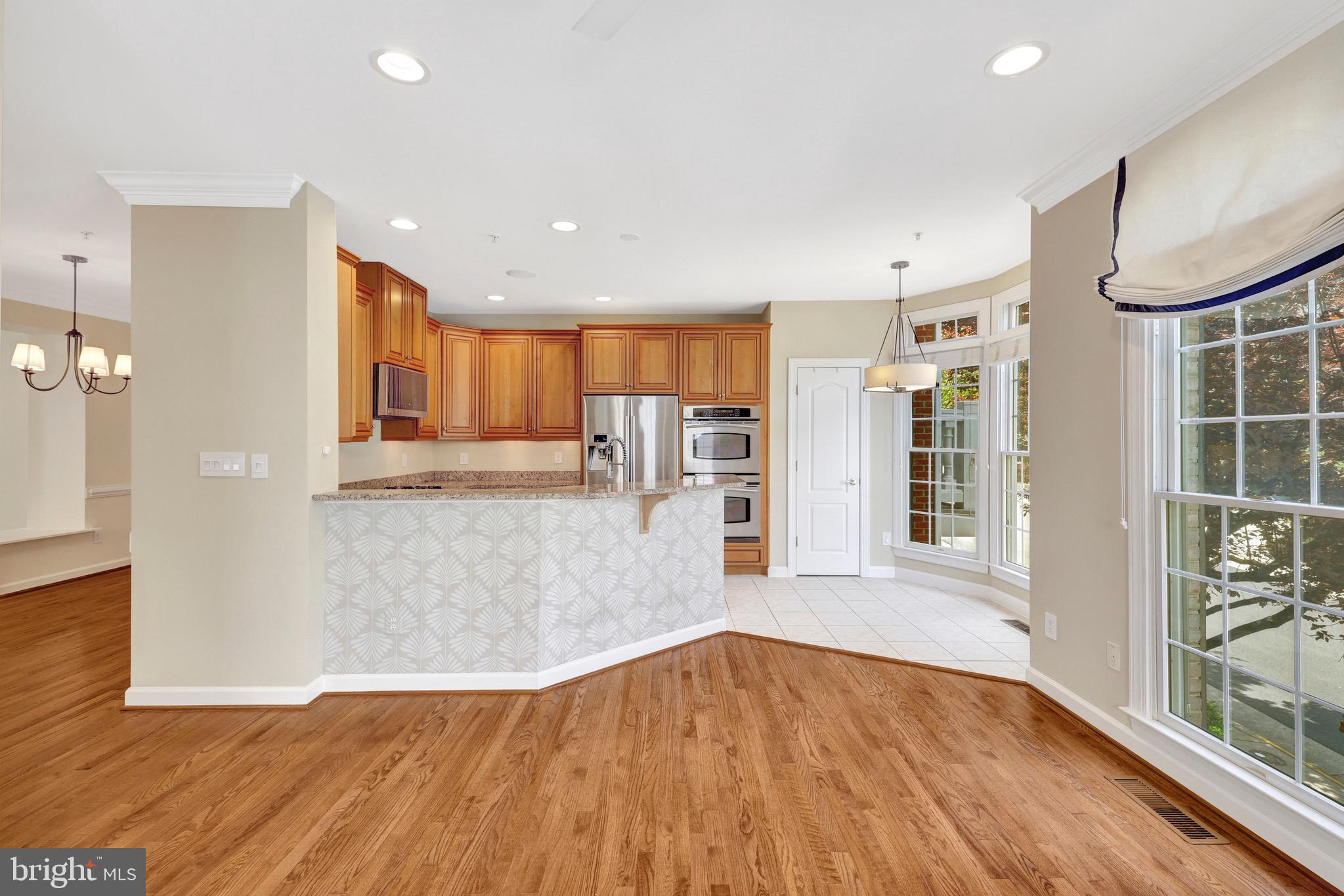 MCLEAN PLACE - Residential