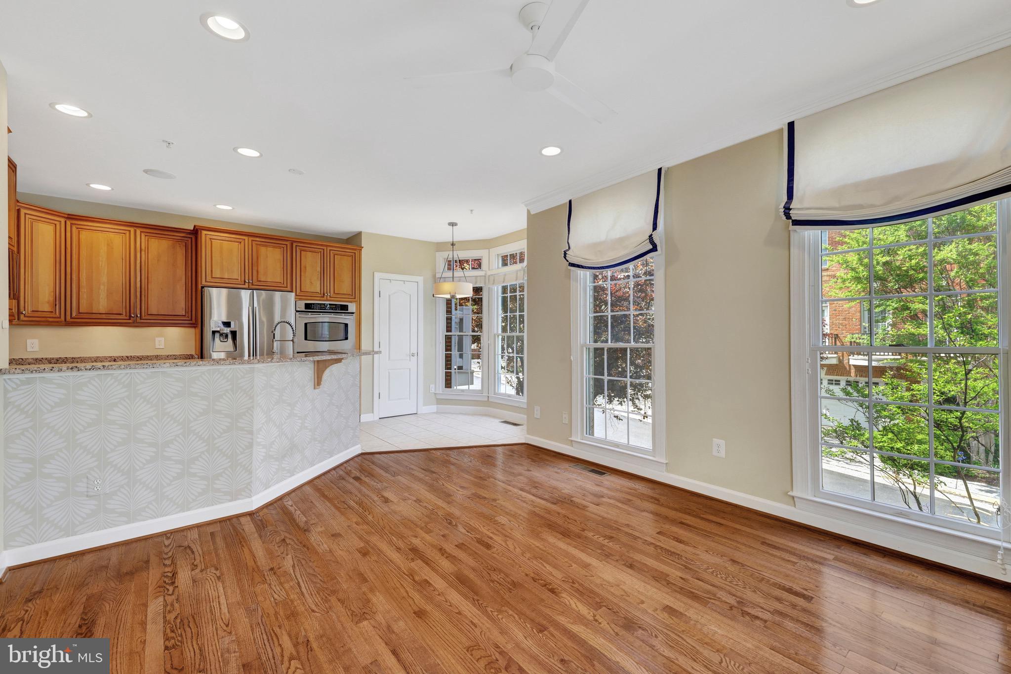 MCLEAN PLACE - Residential