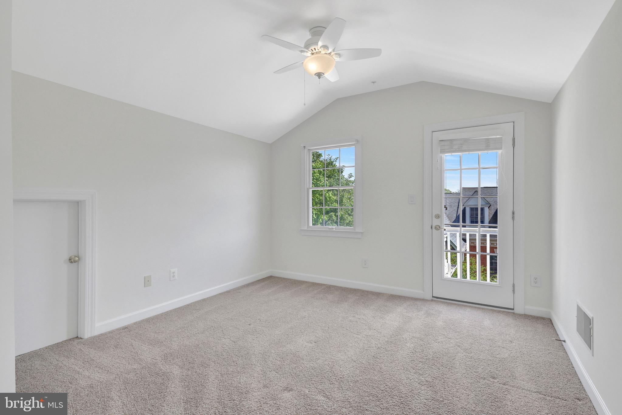 MCLEAN PLACE - Residential