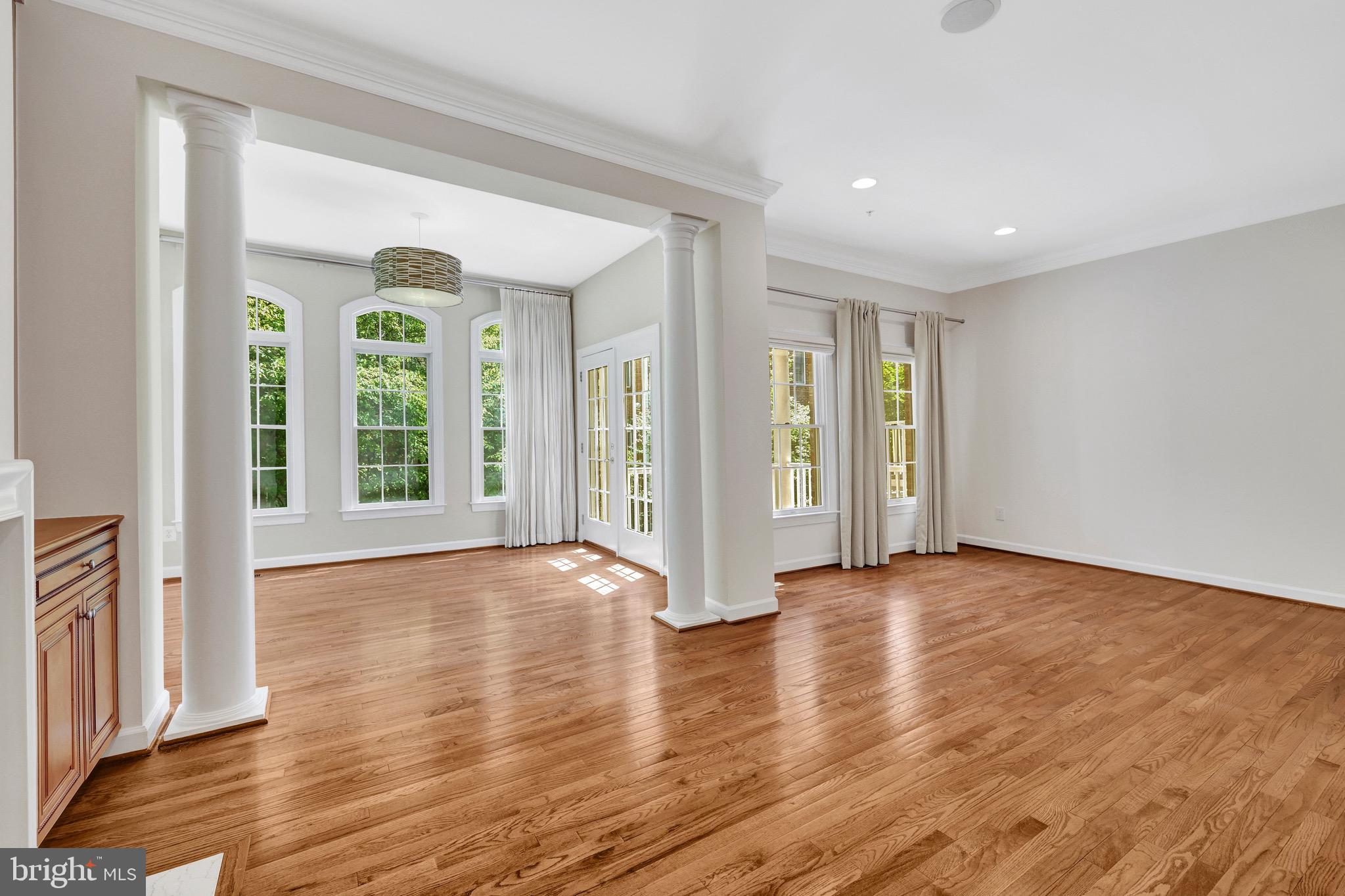 MCLEAN PLACE - Residential