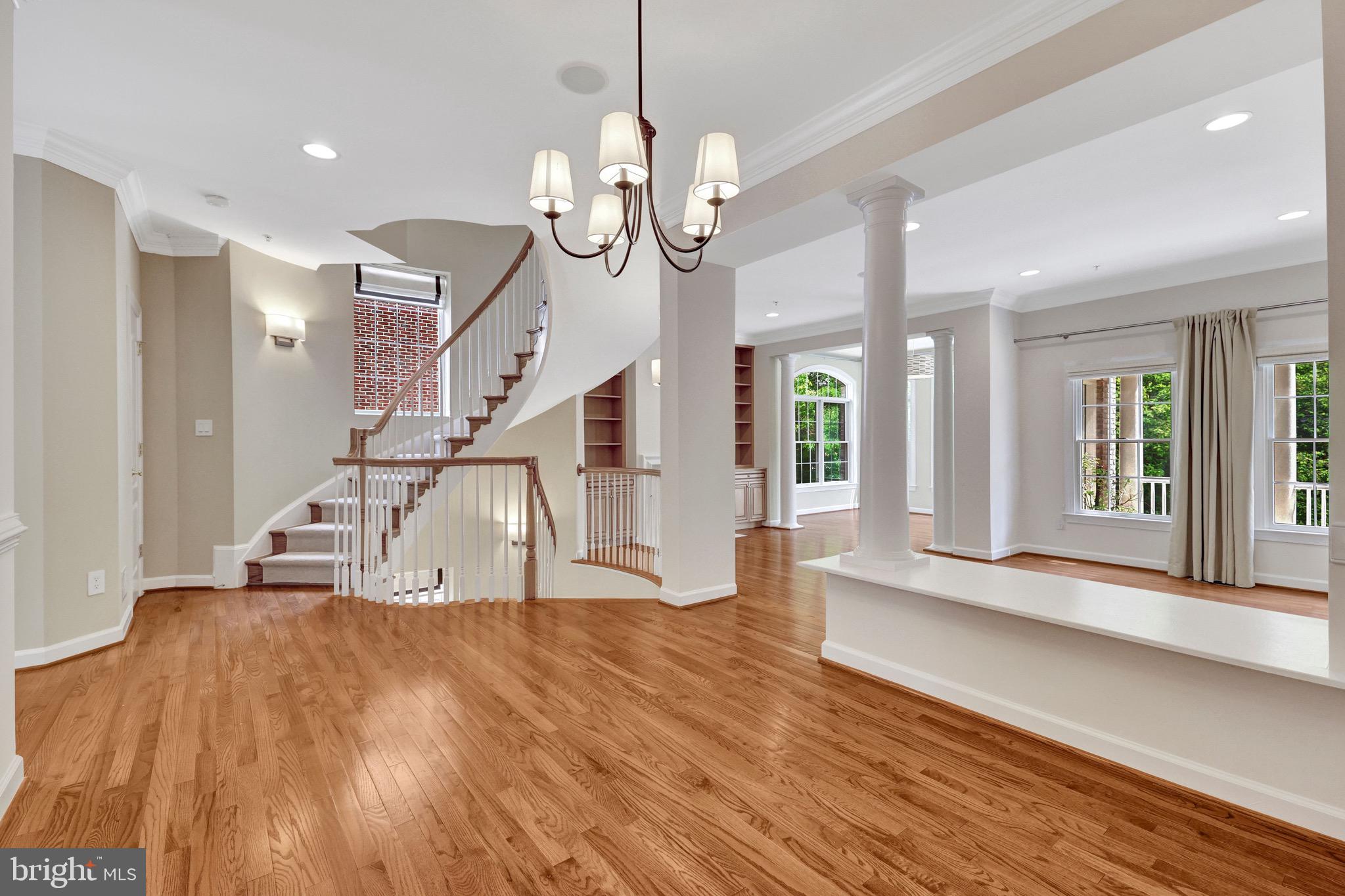 MCLEAN PLACE - Residential