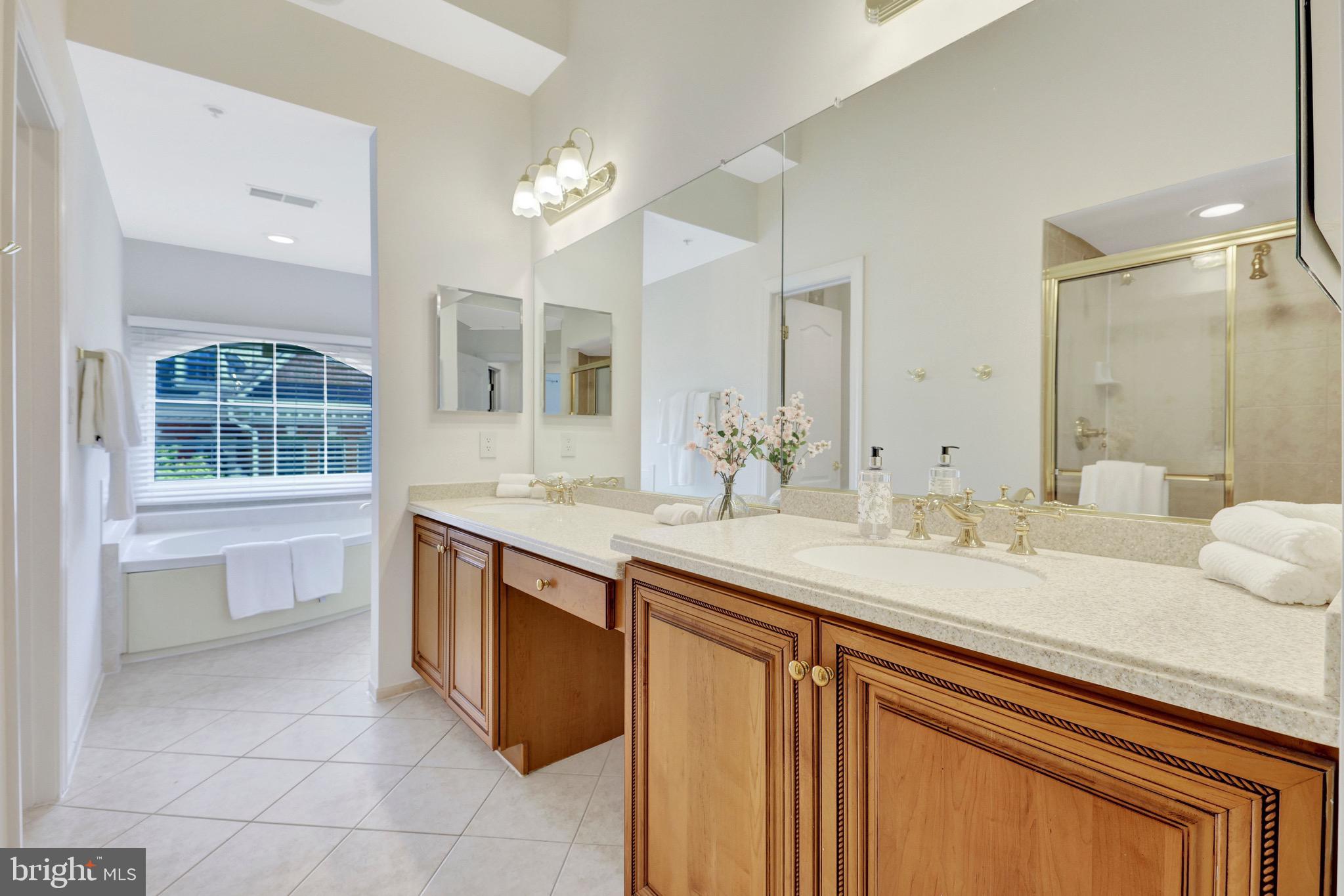 MCLEAN PLACE - Residential