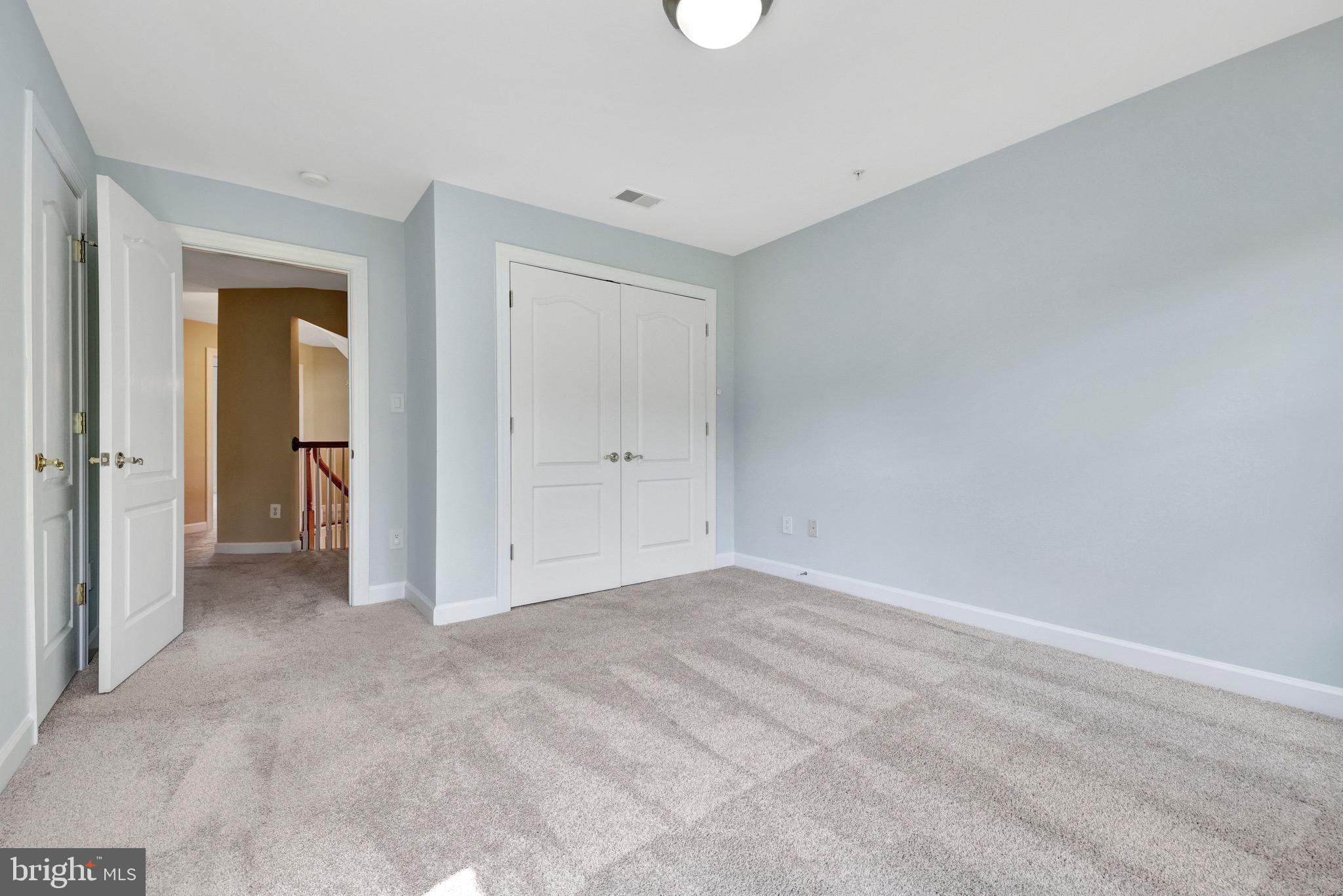 MCLEAN PLACE - Residential