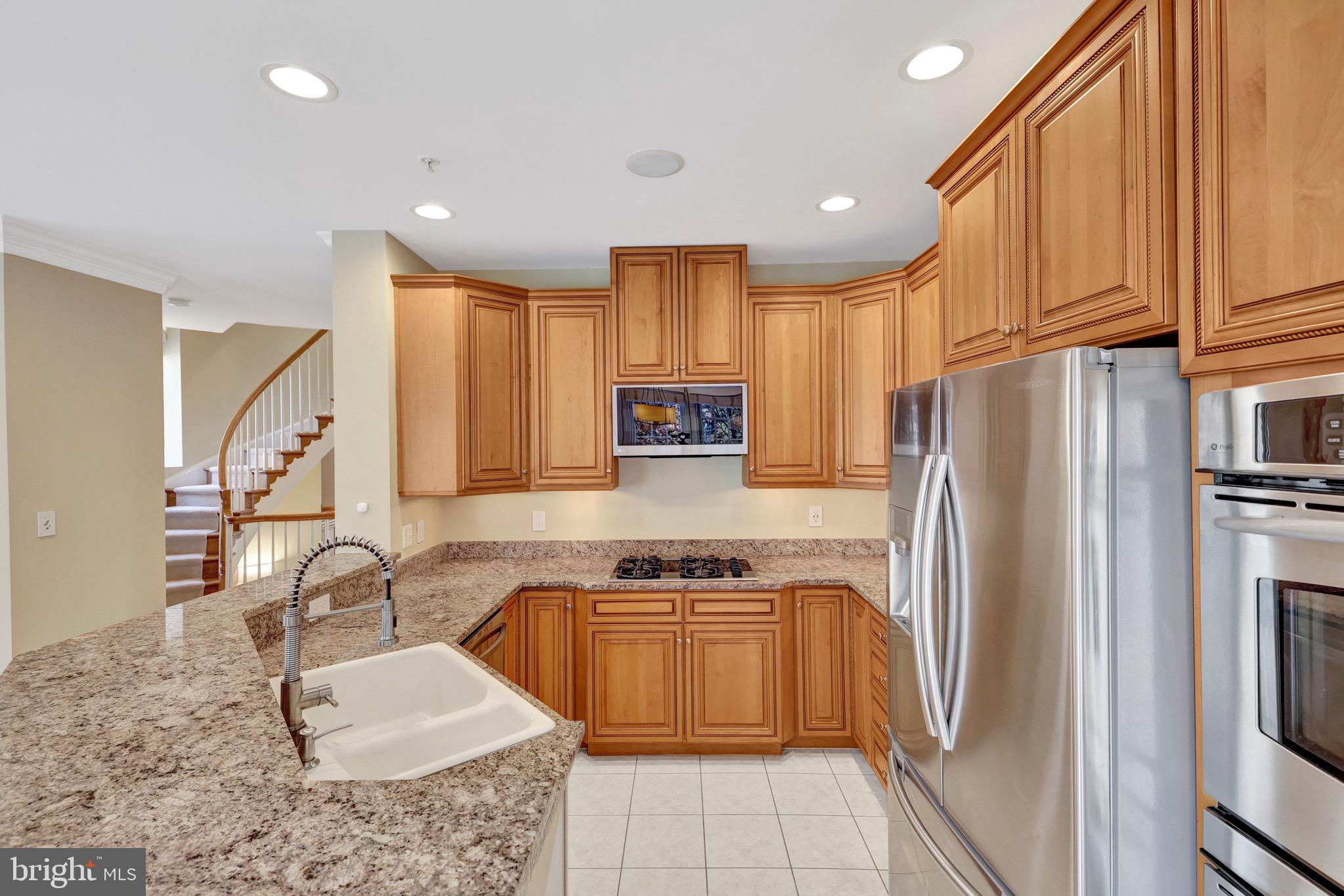 MCLEAN PLACE - Residential