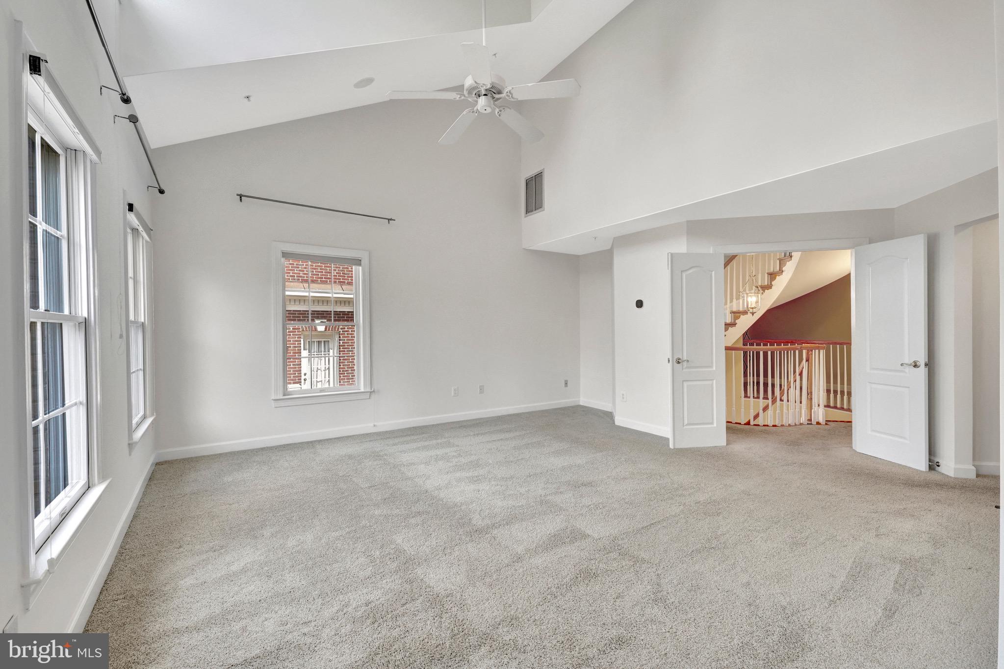 MCLEAN PLACE - Residential