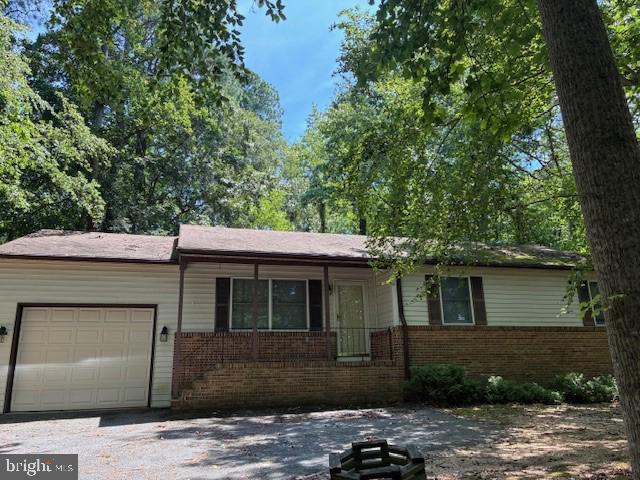 DRUM POINT - Residential Lease