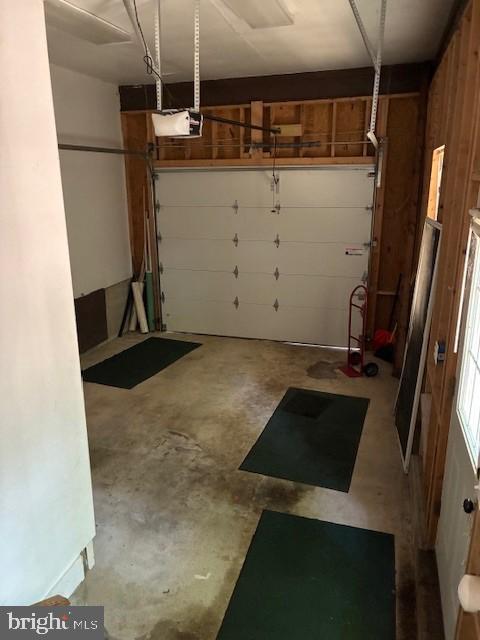 DRUM POINT - Residential Lease