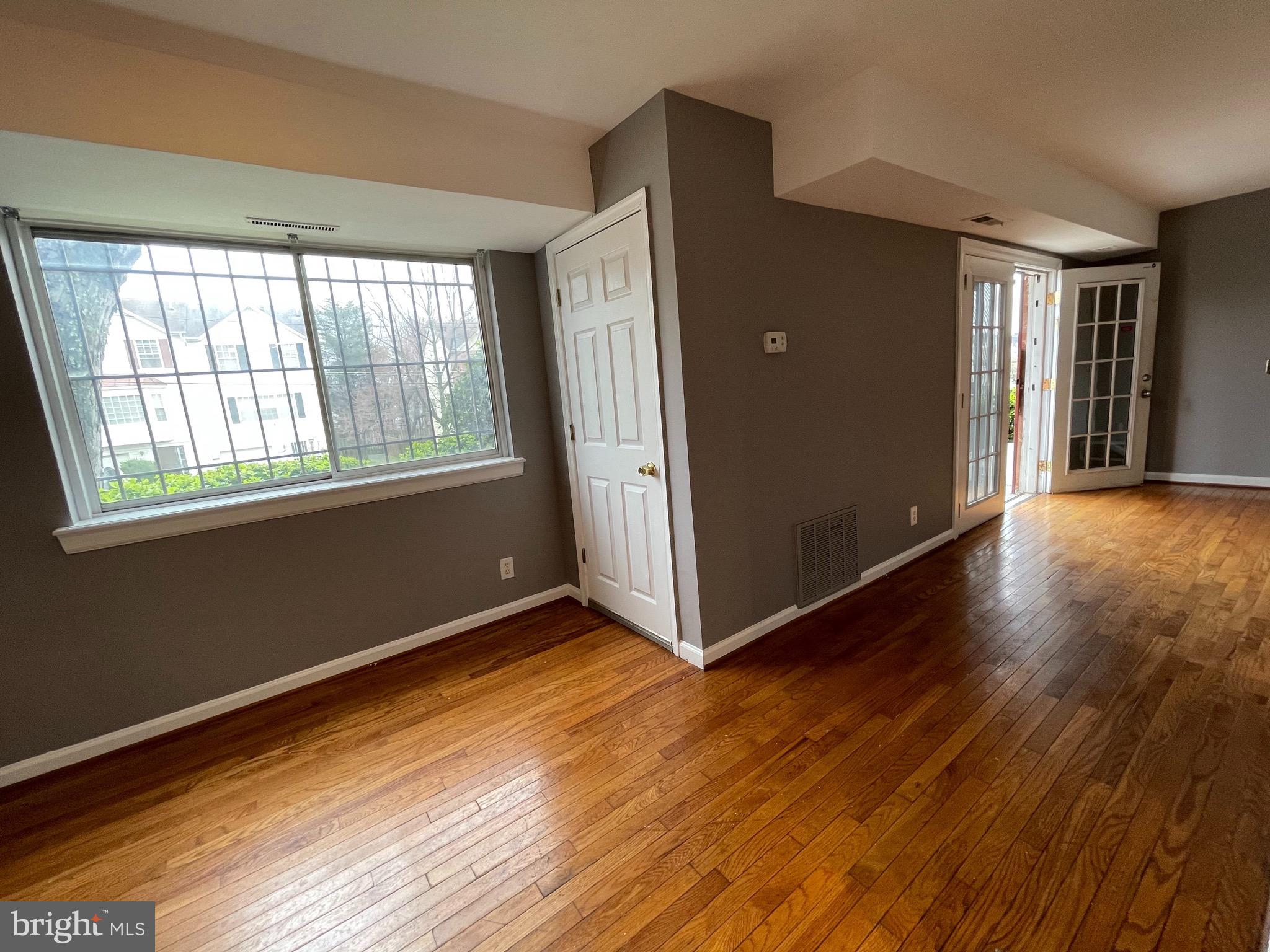 LANDOVER - Residential