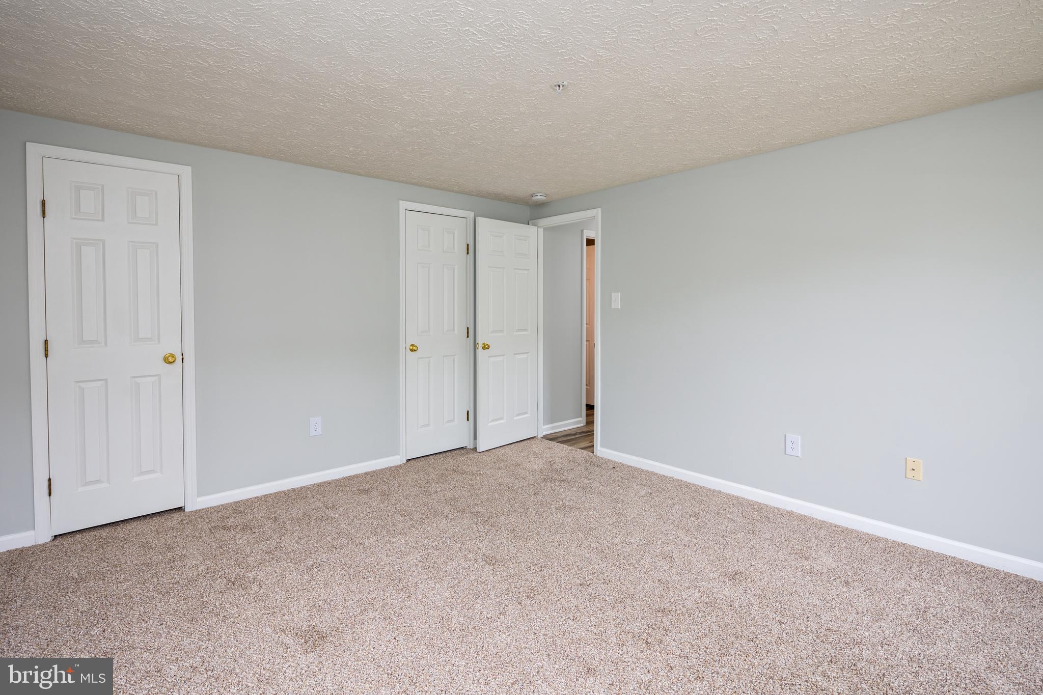 WOODBRIDGE CENTER - Residential