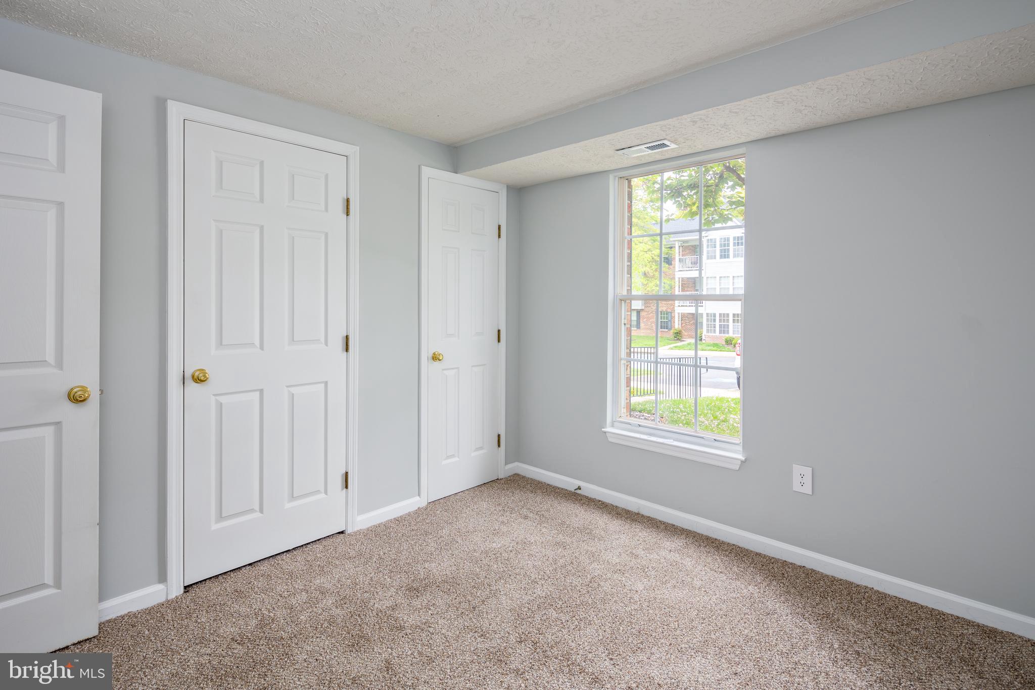 WOODBRIDGE CENTER - Residential