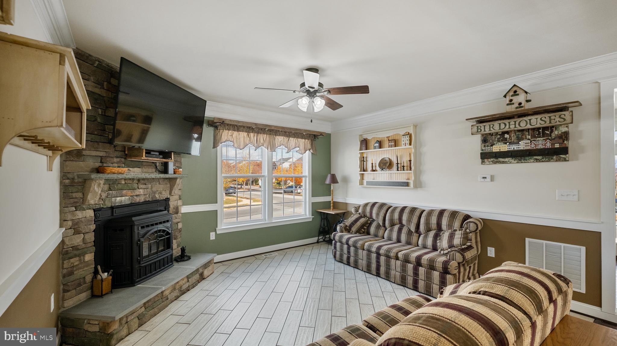 LAKELAND PLACE - Residential