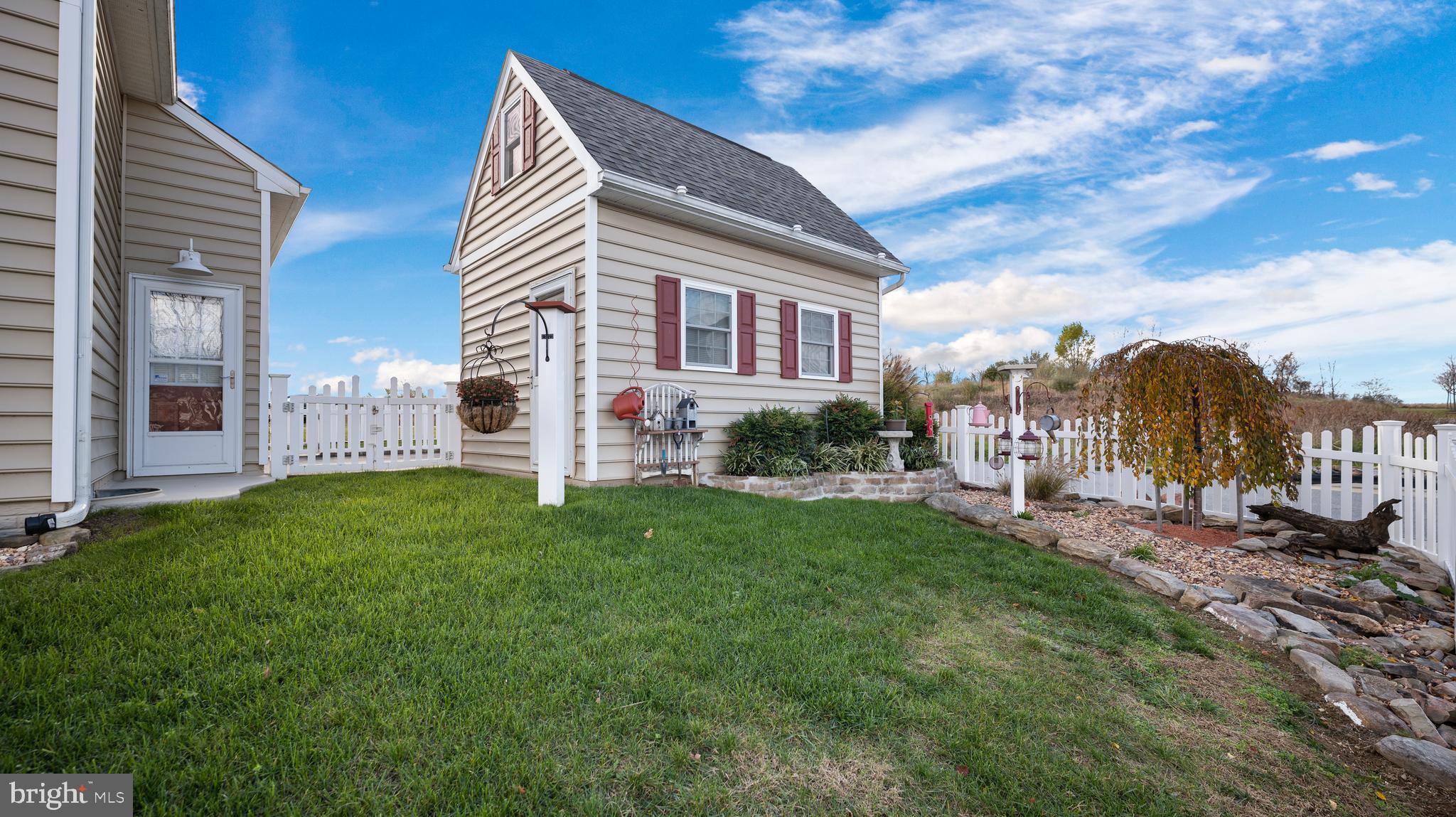 LAKELAND PLACE - Residential