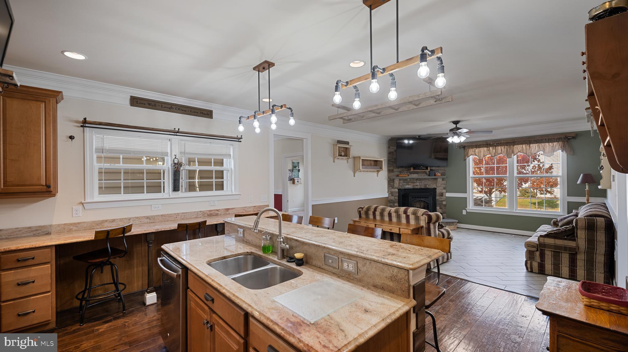 LAKELAND PLACE - Residential