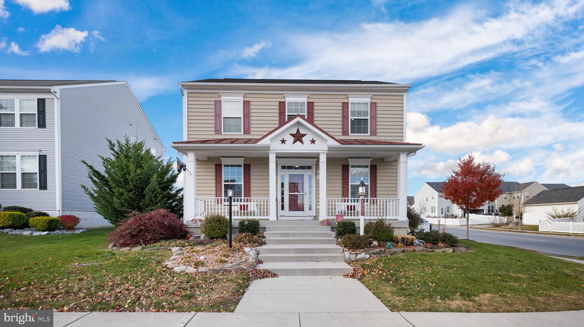 LAKELAND PLACE - Residential